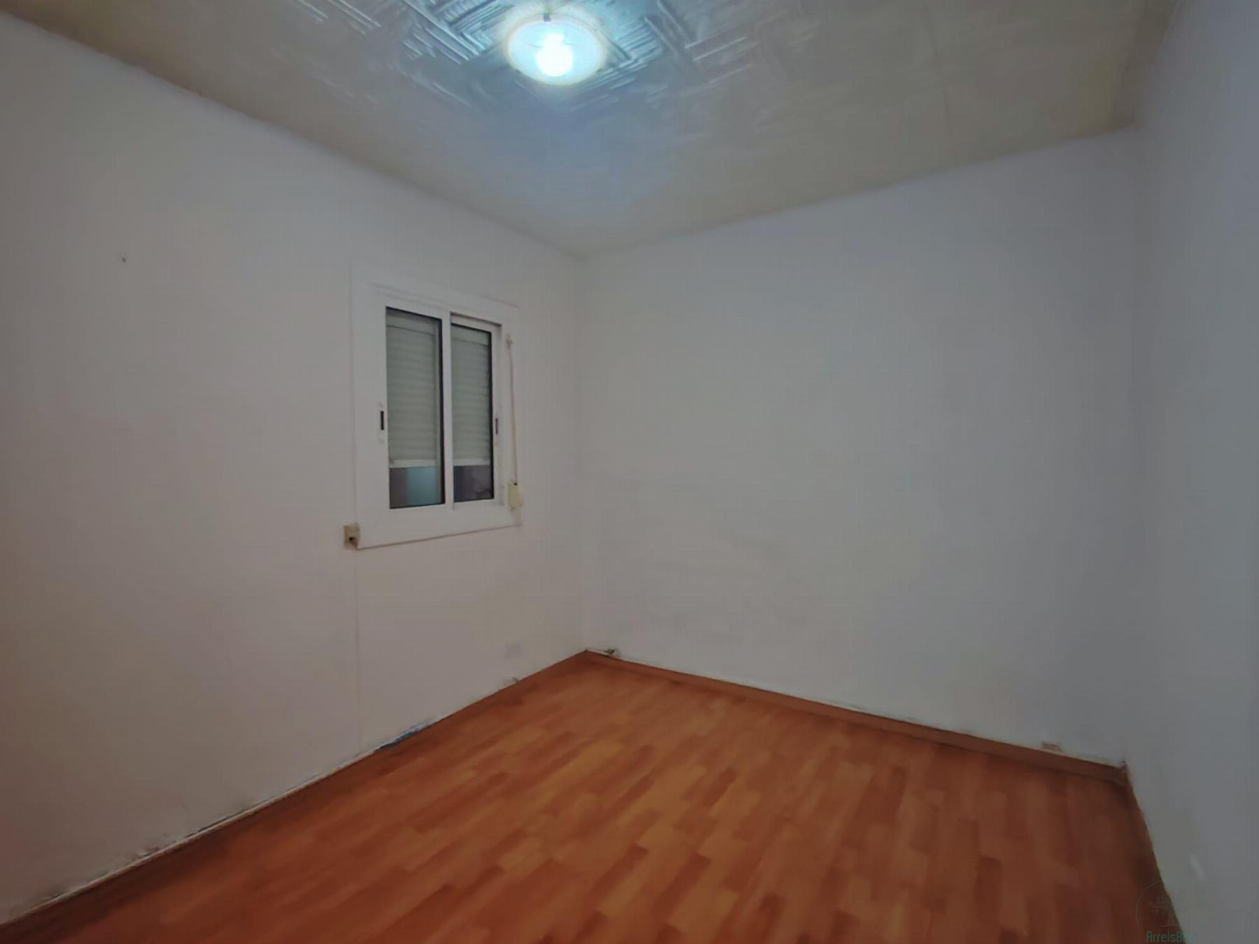 For sale of flat in Badalona