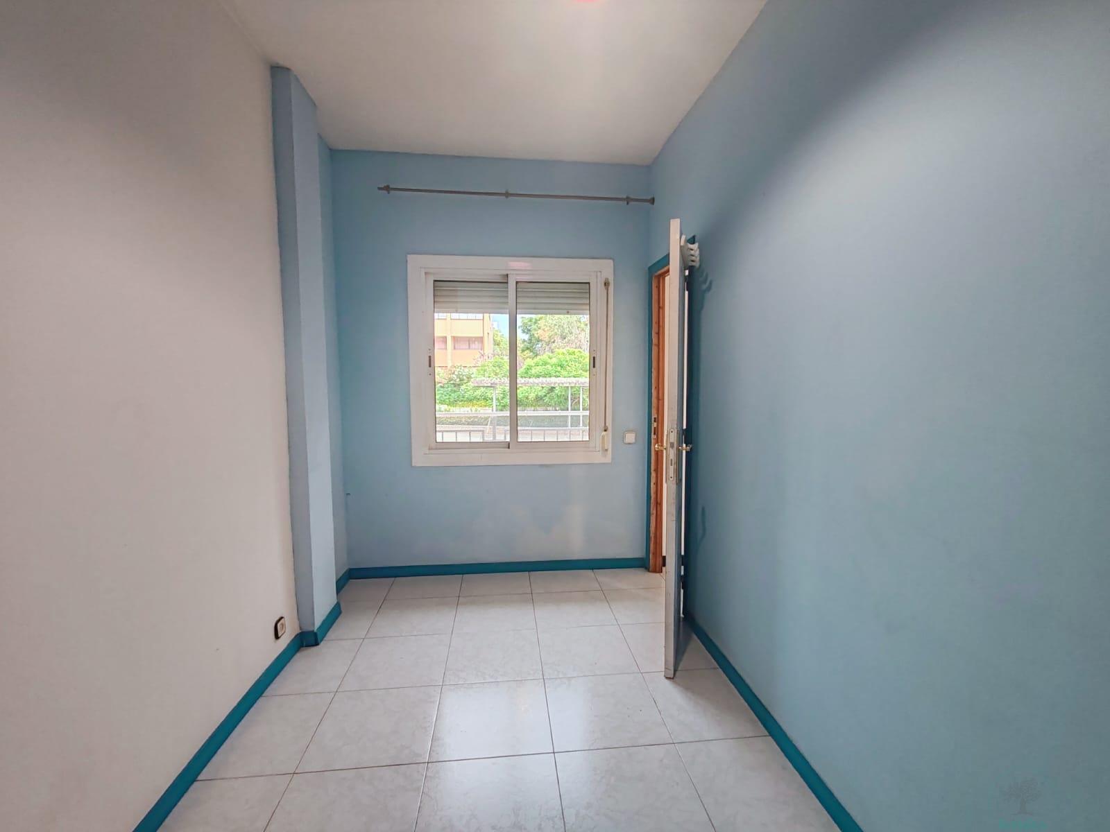 For sale of flat in Badalona