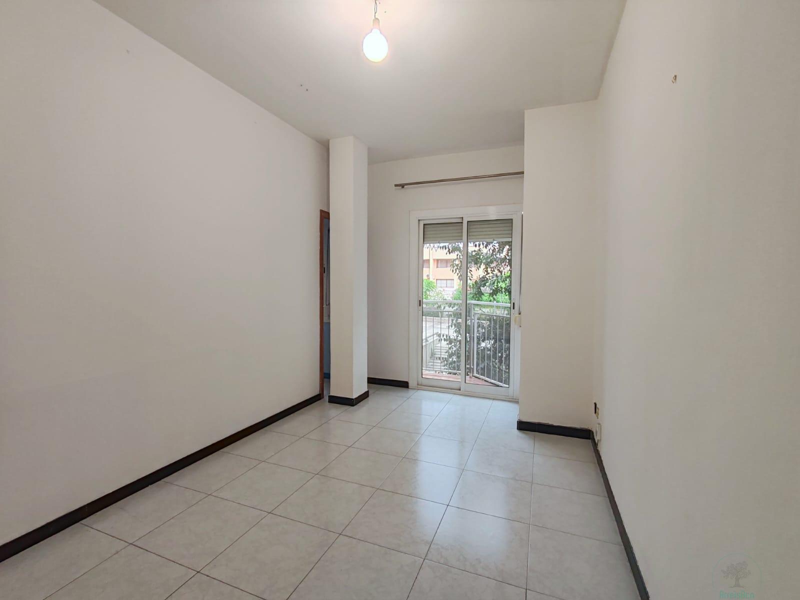 For sale of flat in Badalona