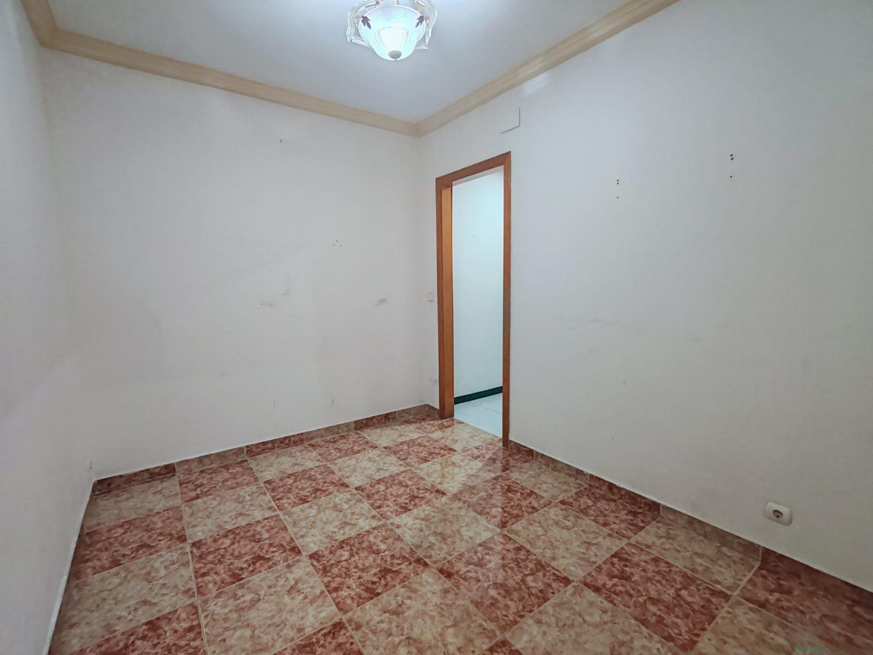 For sale of flat in Badalona