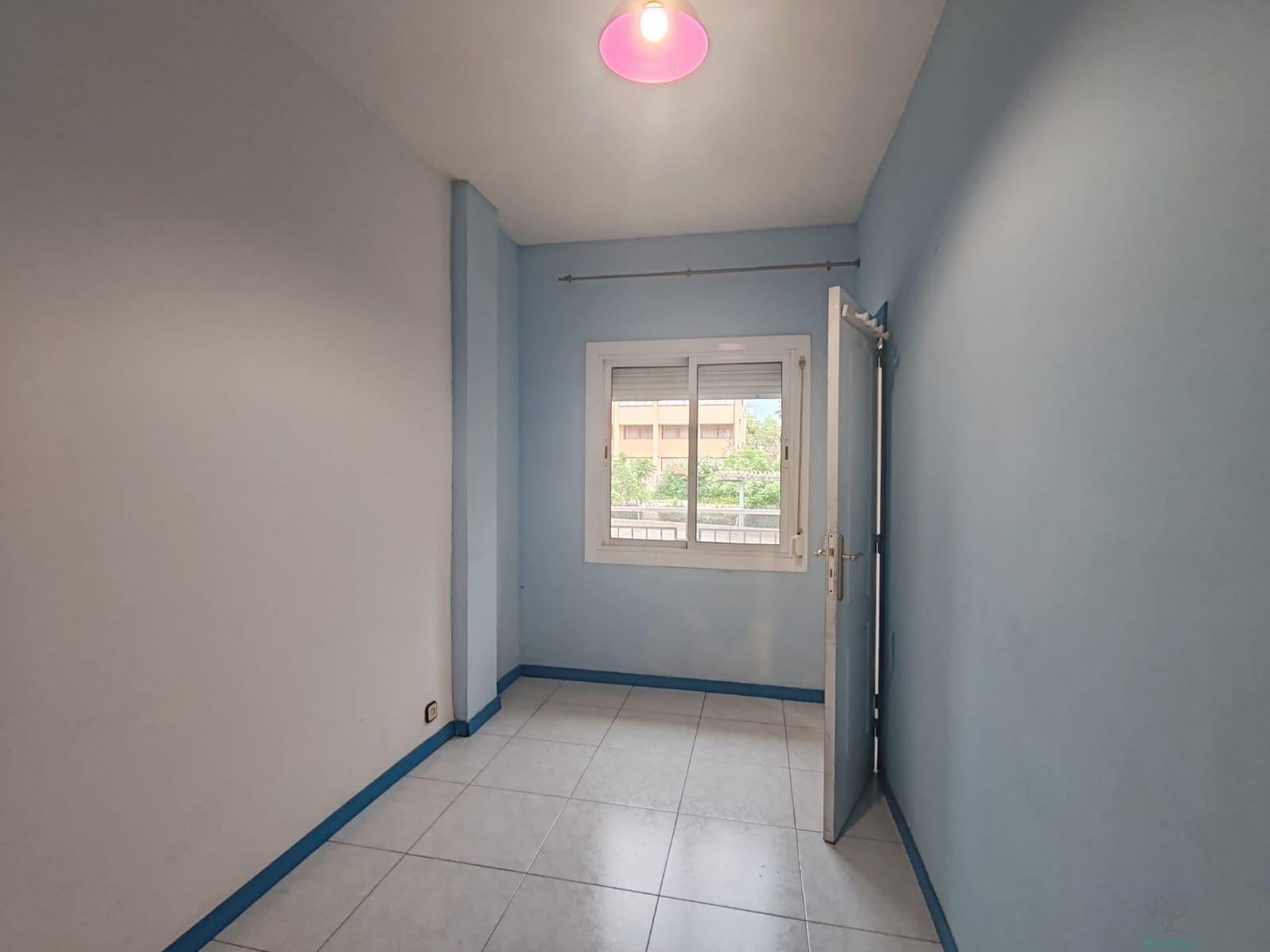 For sale of flat in Badalona