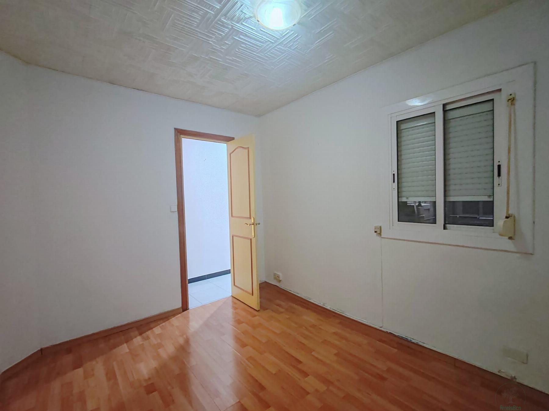 For sale of flat in Badalona