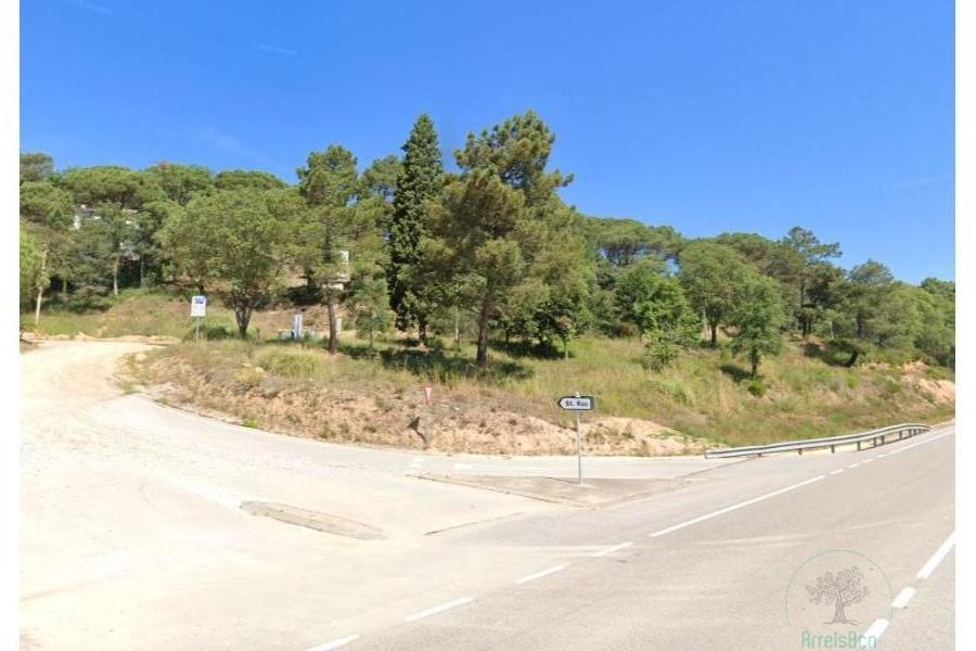 For sale of land in Massanes