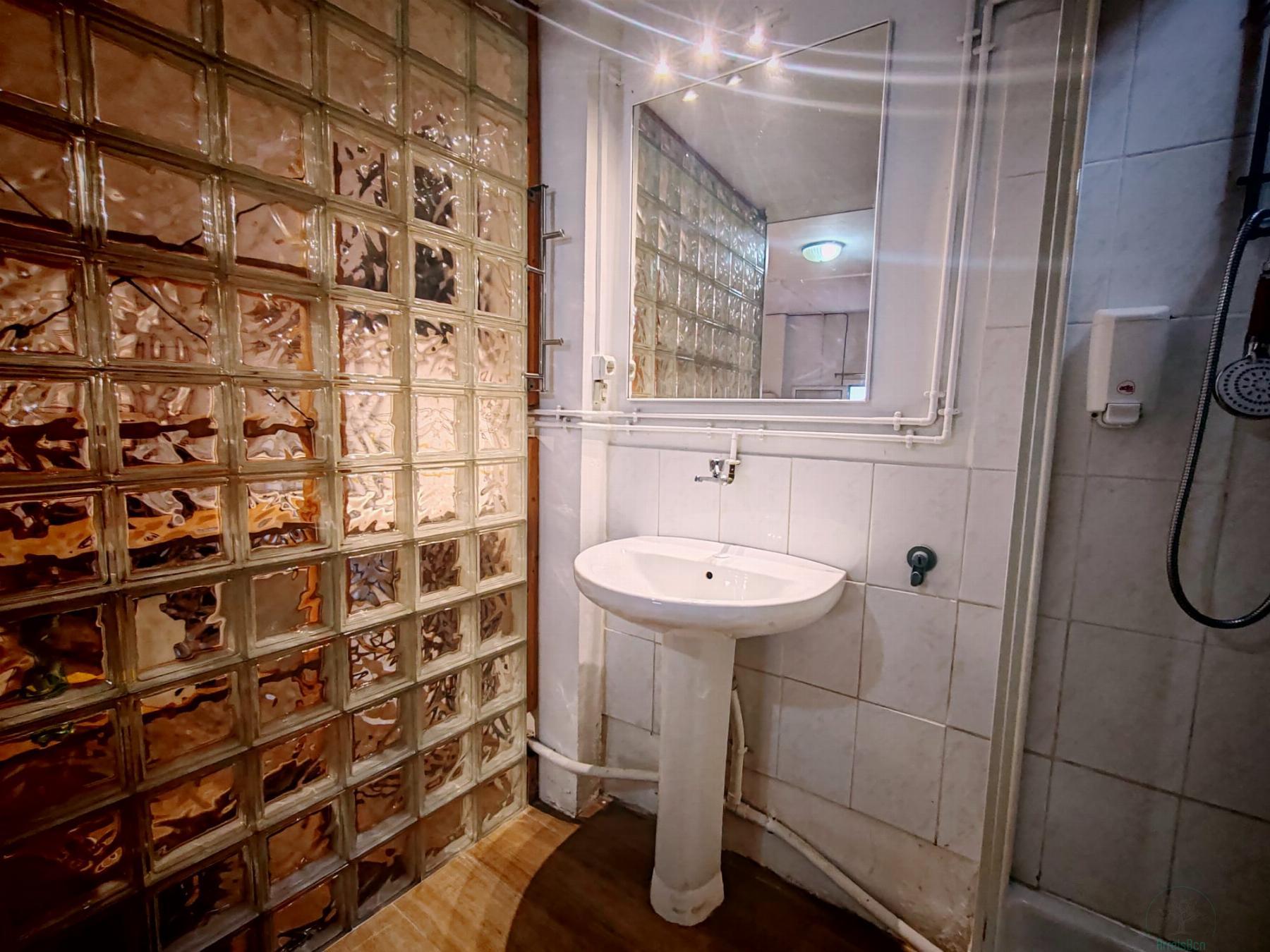 For sale of study in Barcelona