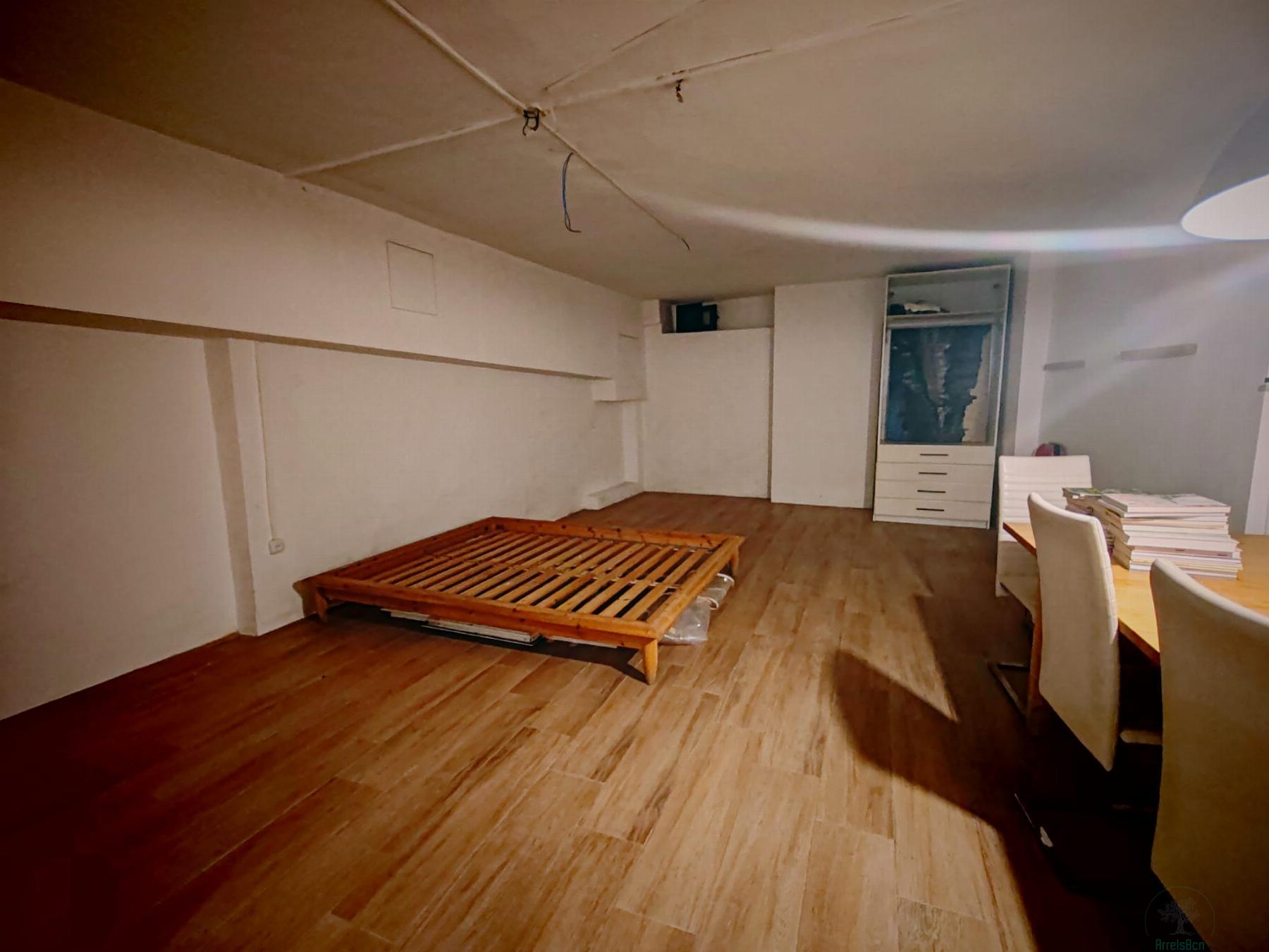 For sale of study in Barcelona