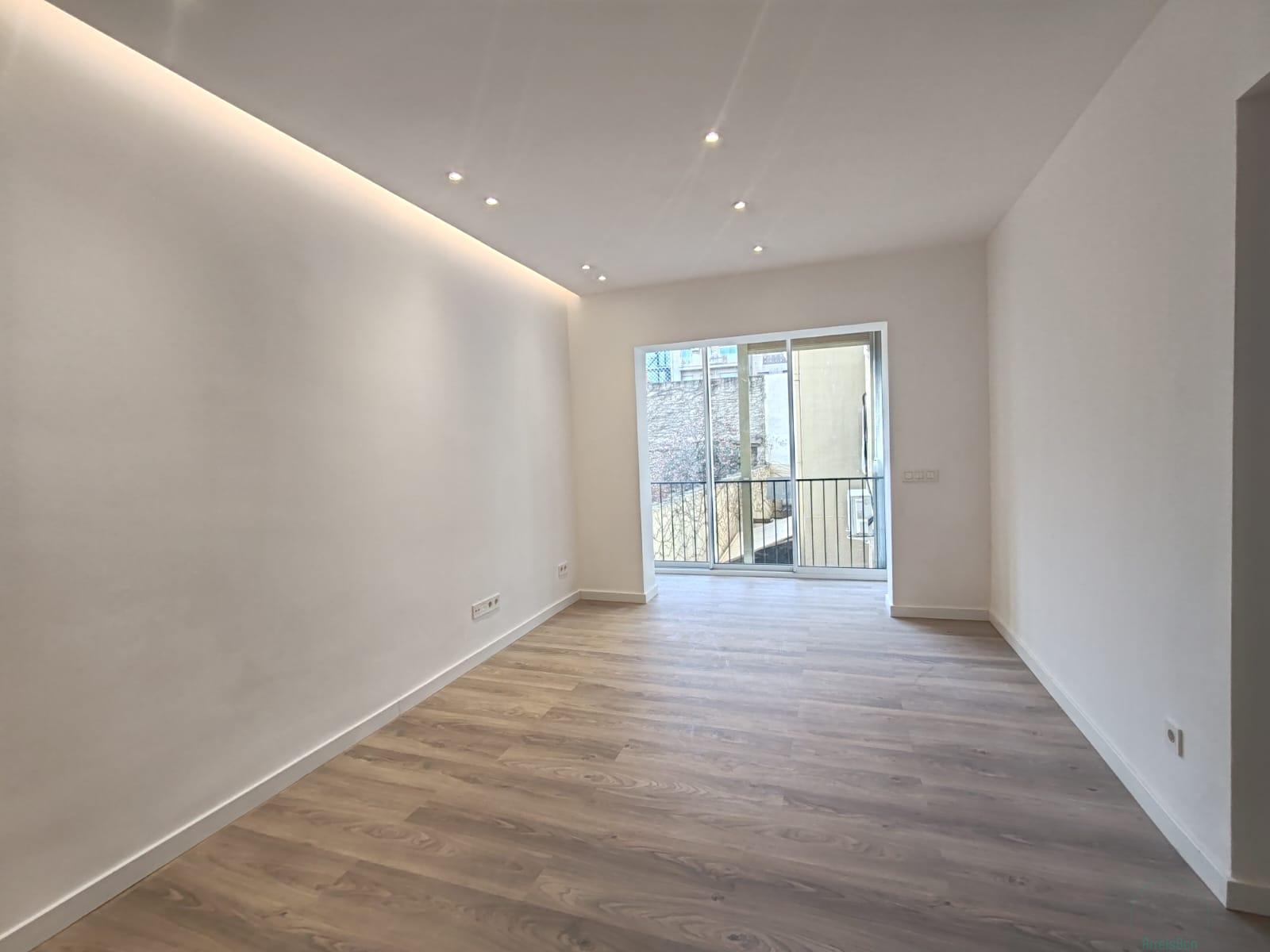 For sale of flat in Barcelona