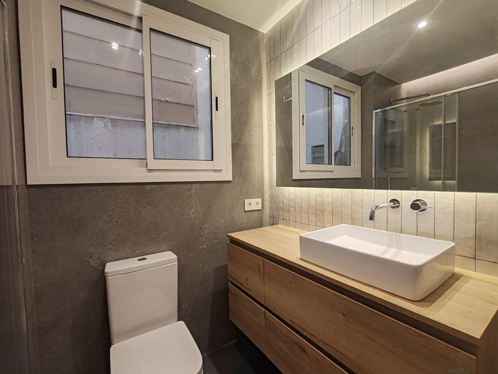 For sale of flat in Barcelona