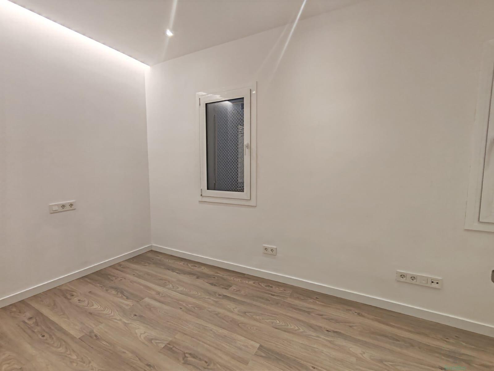 For sale of flat in Barcelona