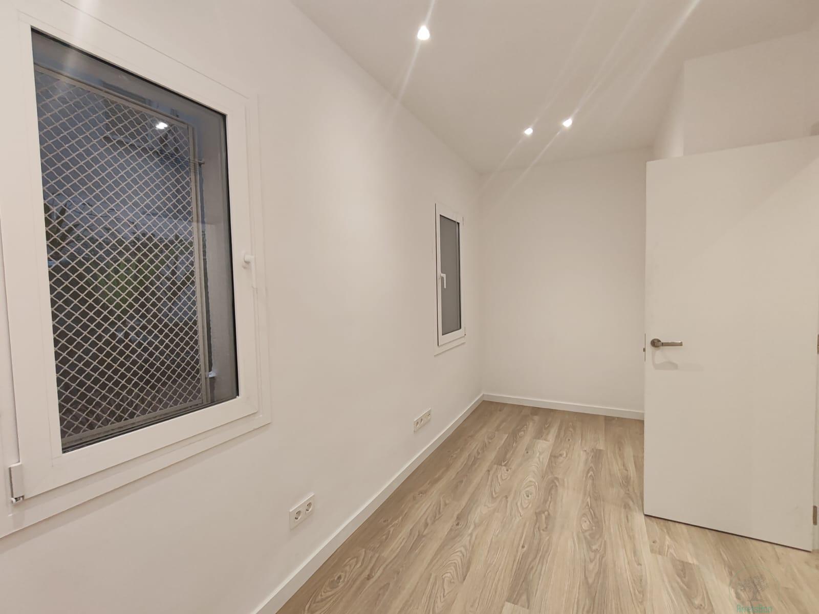 For sale of flat in Barcelona