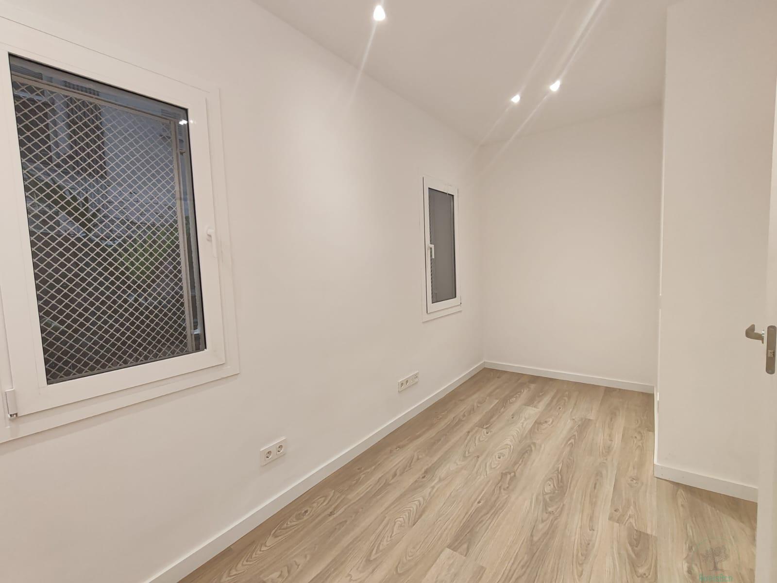For sale of flat in Barcelona
