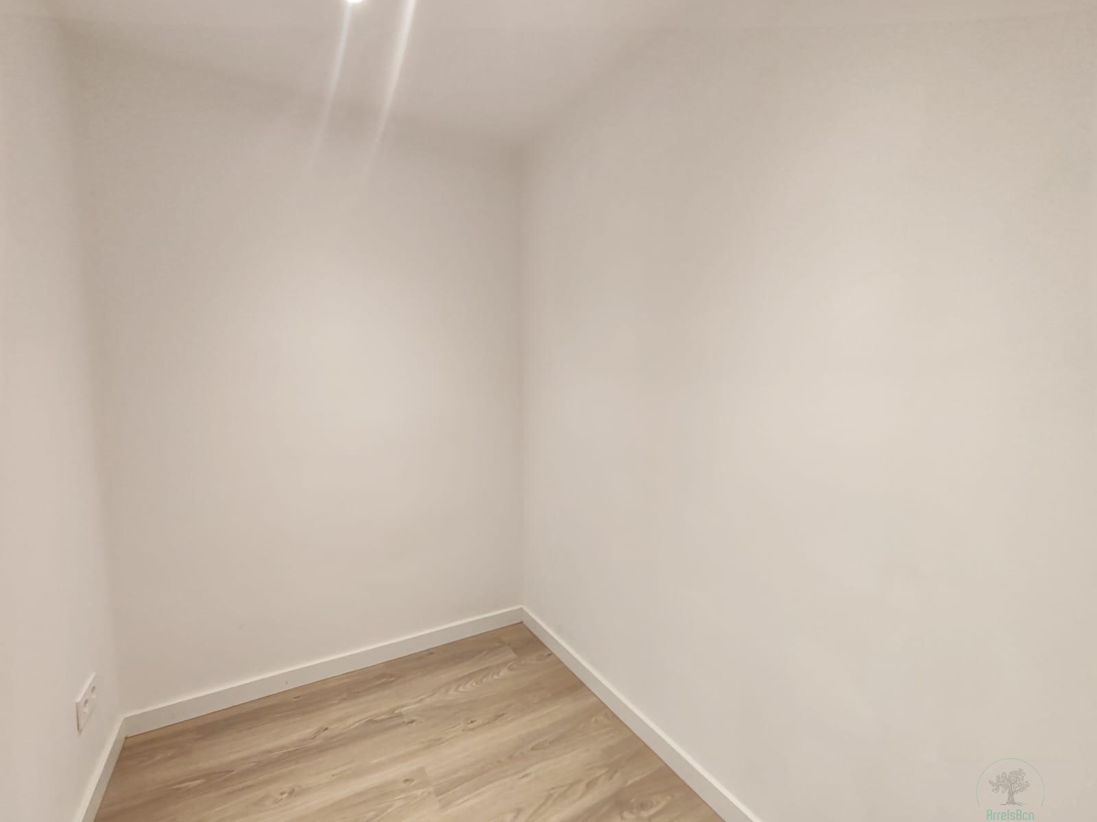 For sale of flat in Barcelona