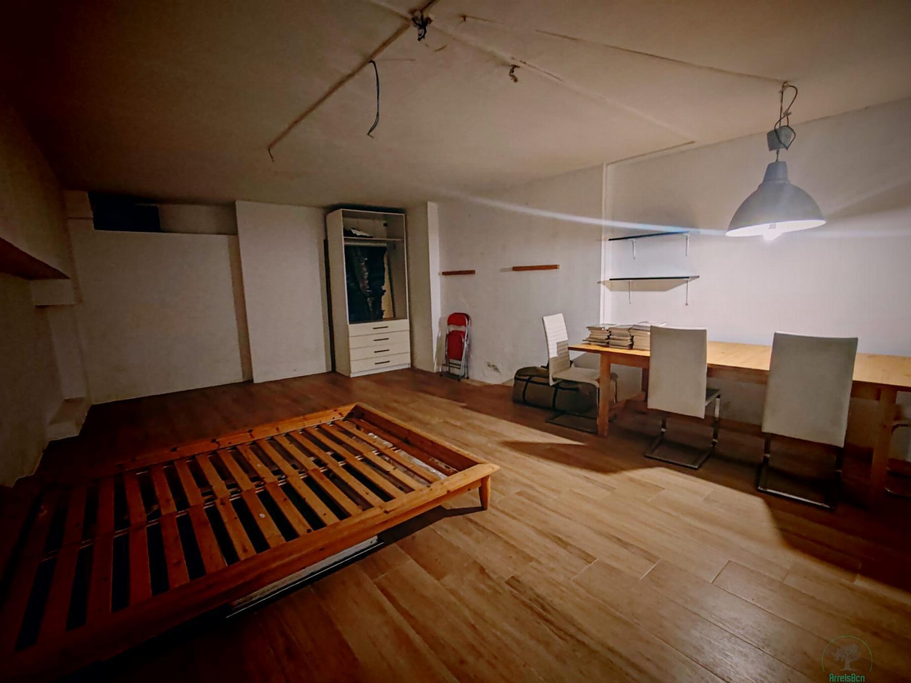 For sale of study in Barcelona