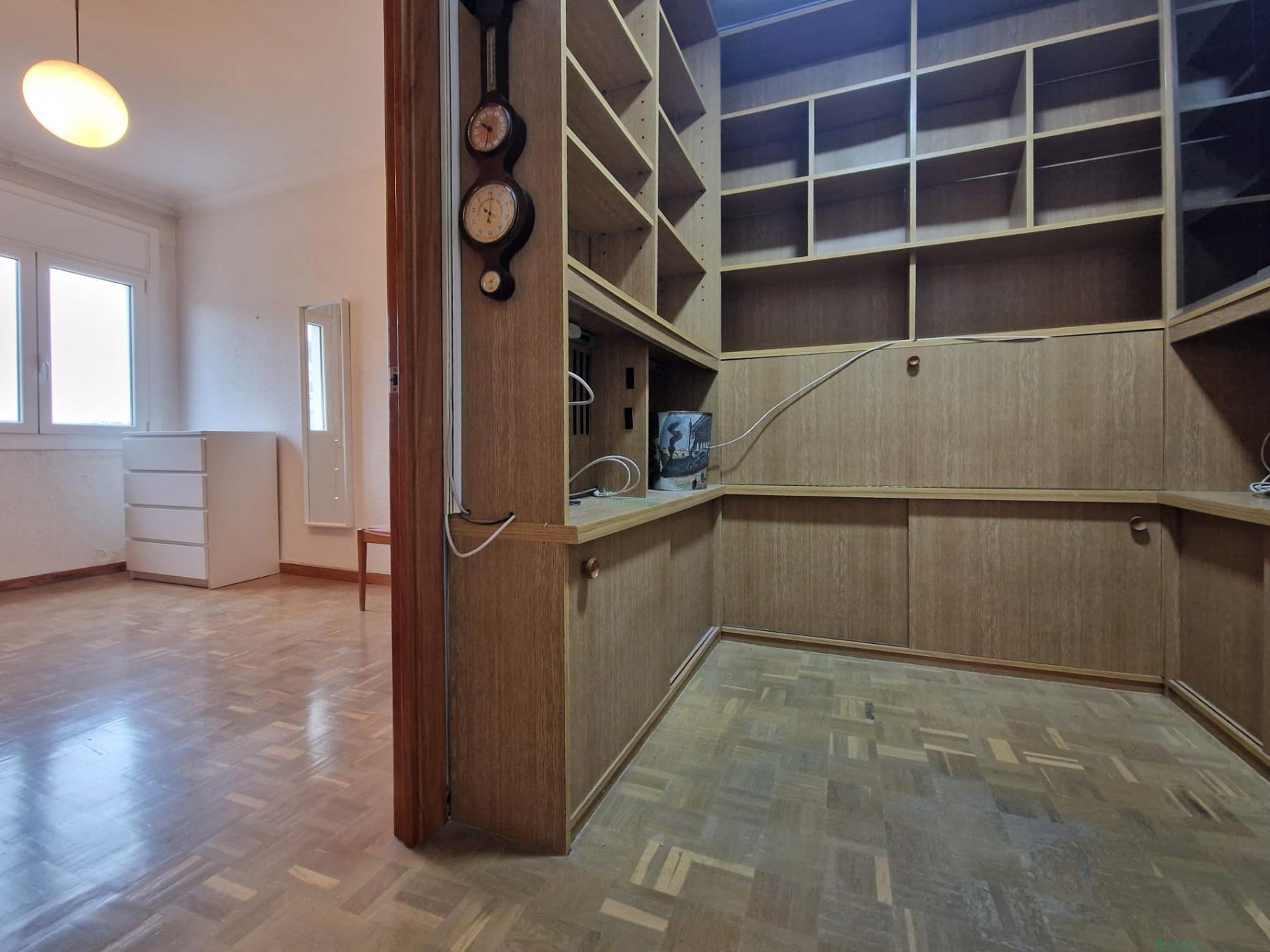 For sale of flat in Barcelona