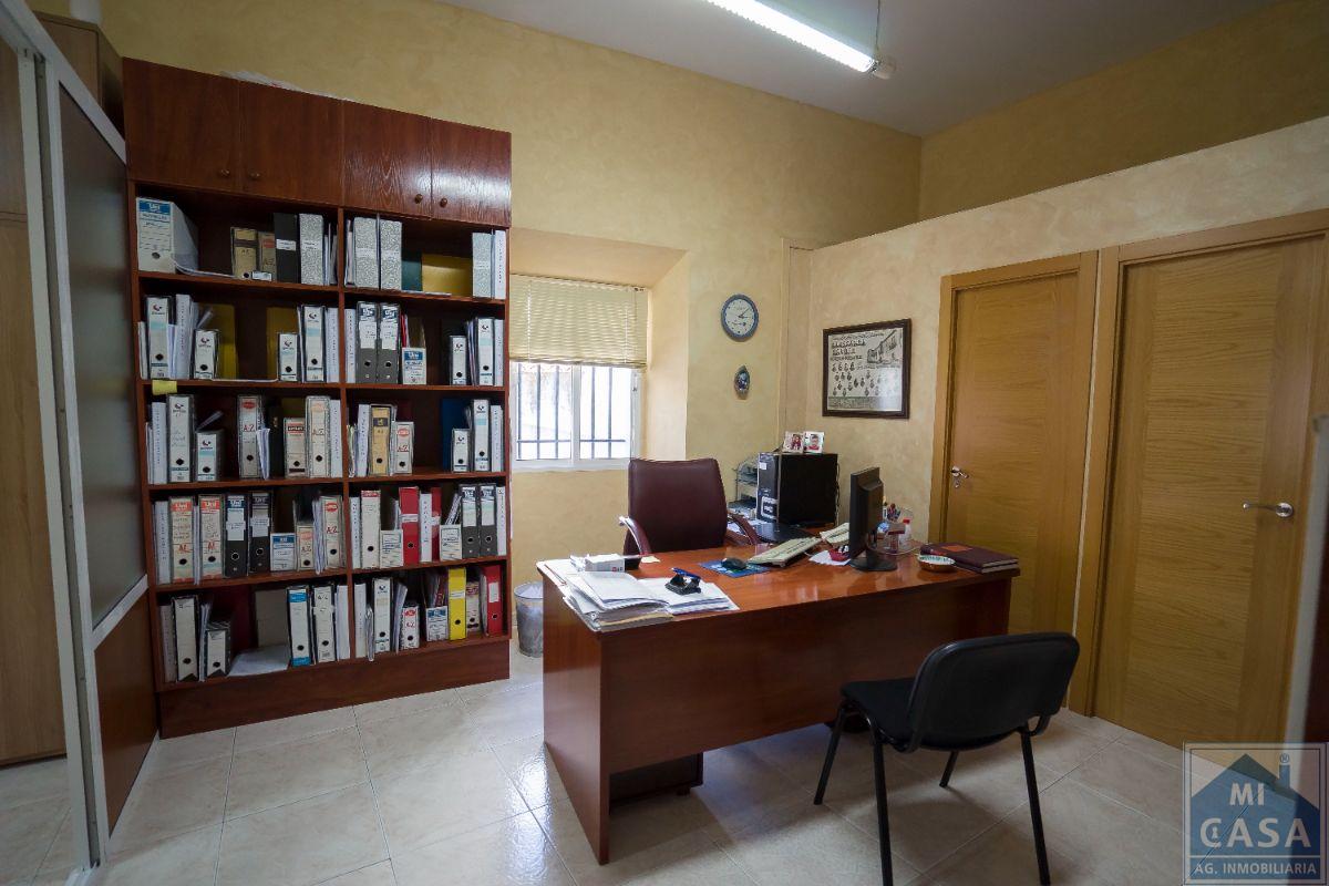 For sale of office in Mérida