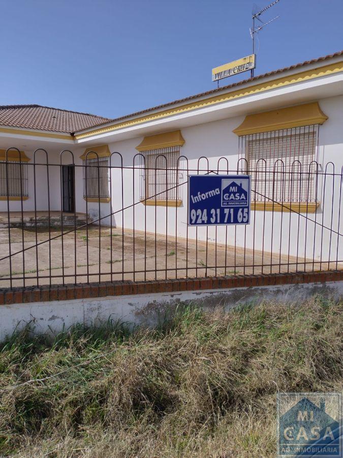 For sale of house in Villagonzalo