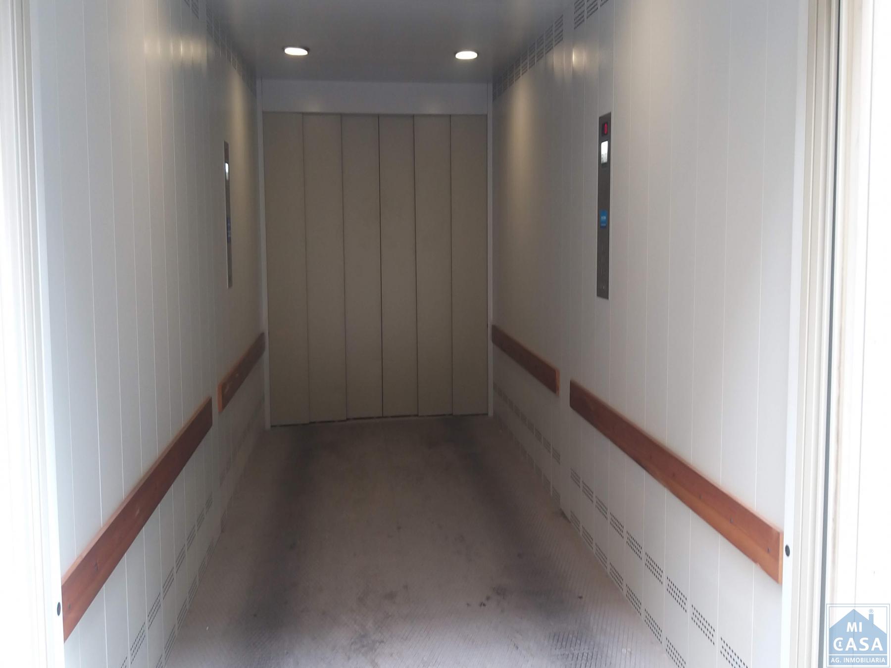 For sale of garage in Mérida