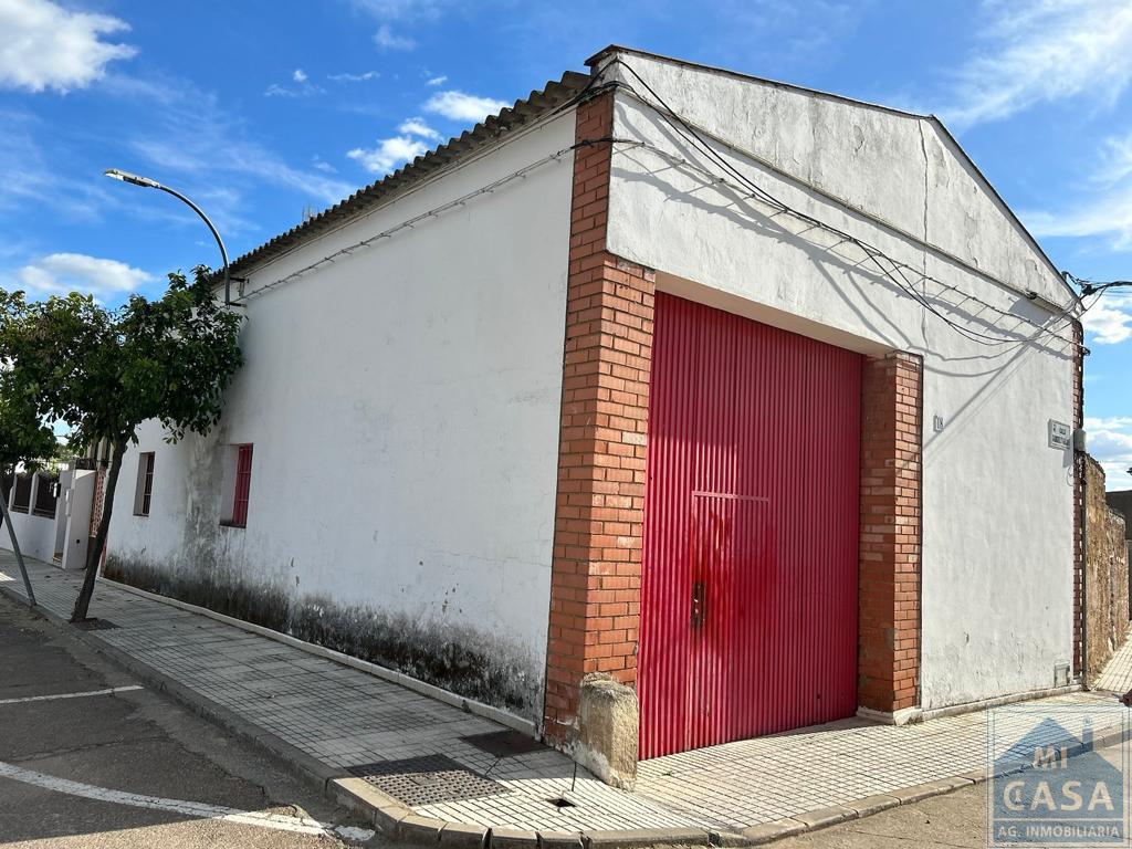 For sale of industrial plant/warehouse in Don Álvaro