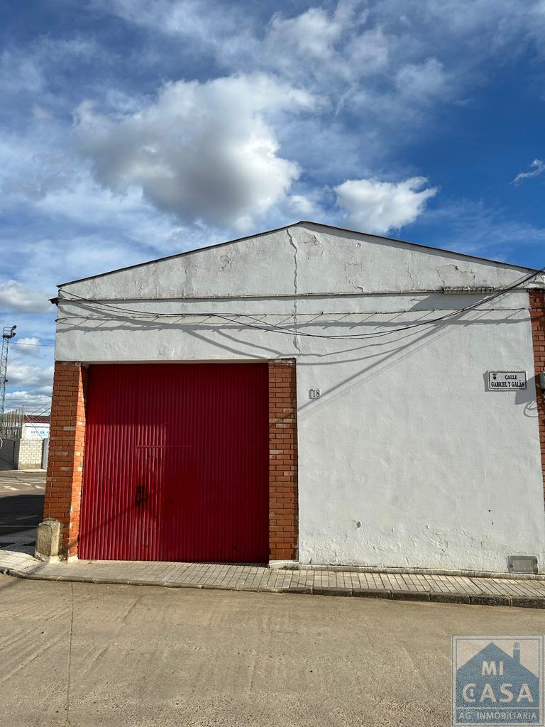 Venta de nave industrial en Don Álvaro