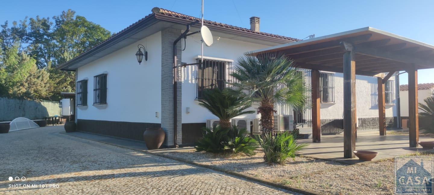 Venta de chalet en San Pedro de Mérida