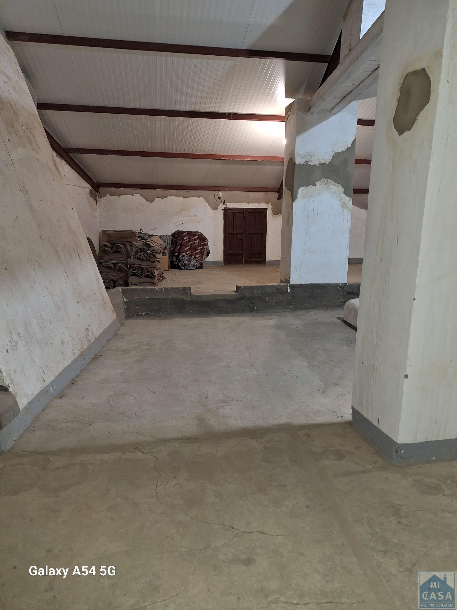 Venta de casa en Mirandilla