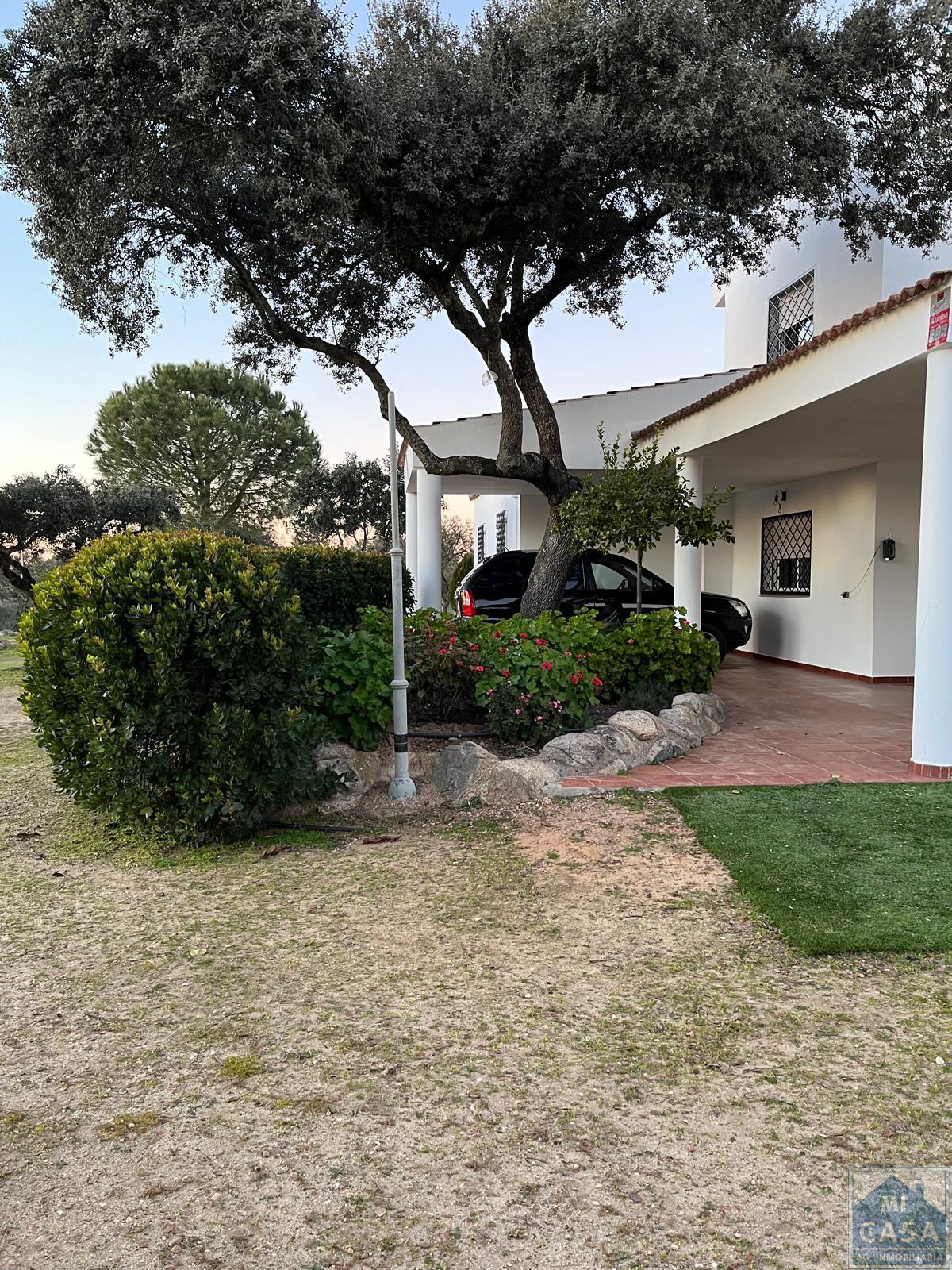 For sale of rural property in Valverde de Mérida