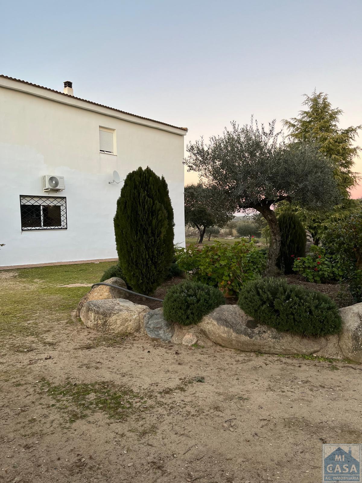 Venta de finca rústica en Valverde de Mérida
