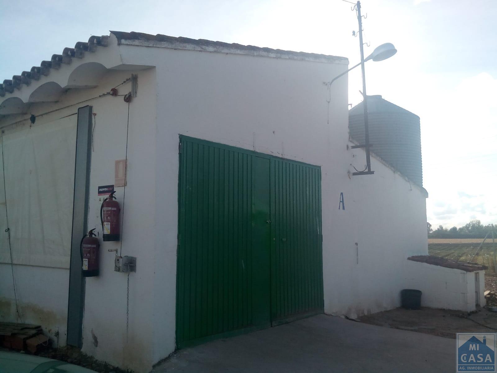 For sale of rural property in Guadajira