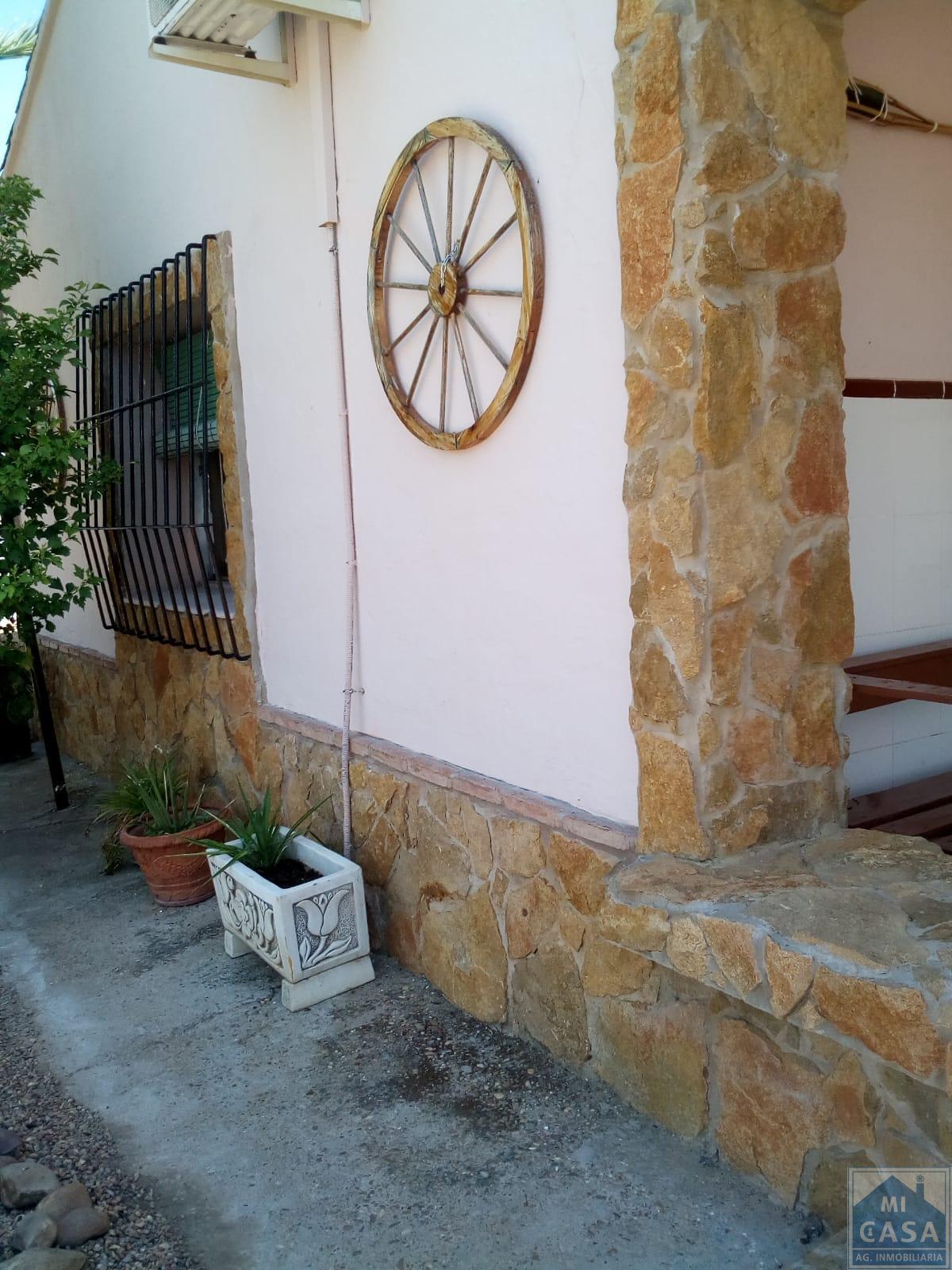 For sale of rural property in Guadajira