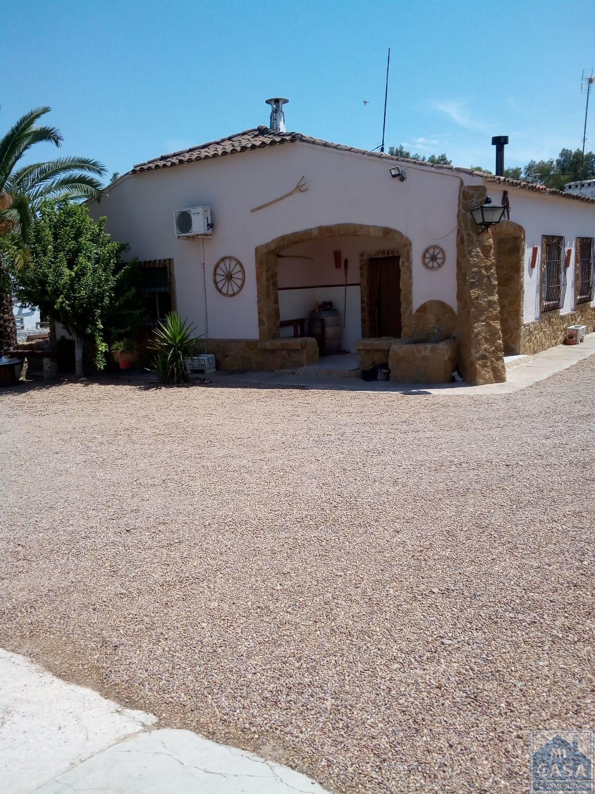 For sale of rural property in Guadajira