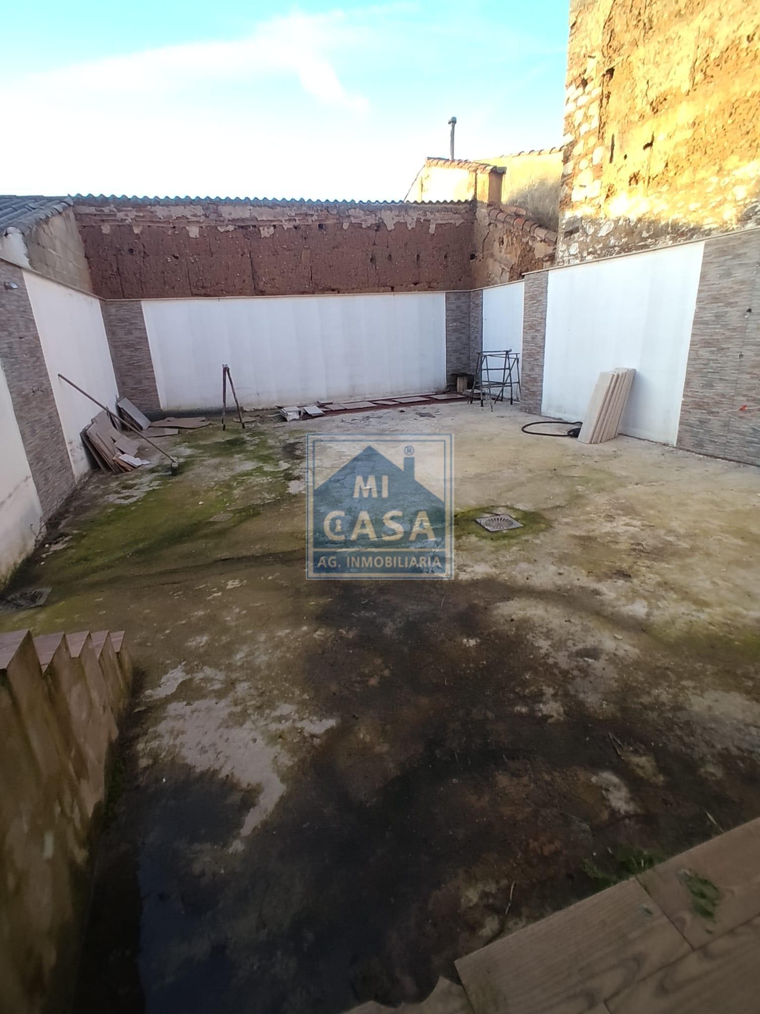 For sale of house in Arroyo de San Serván