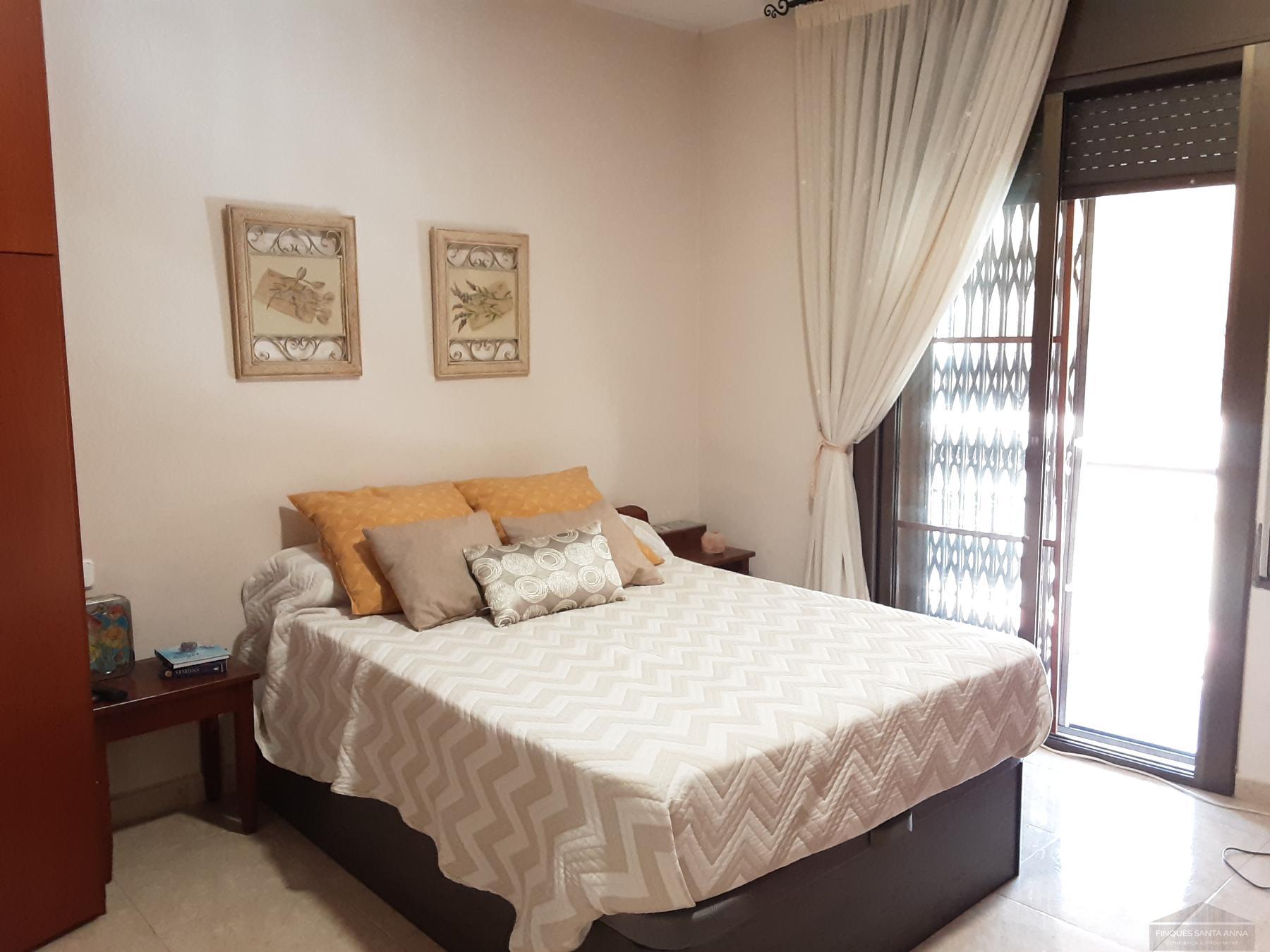 For sale of house in Mataró