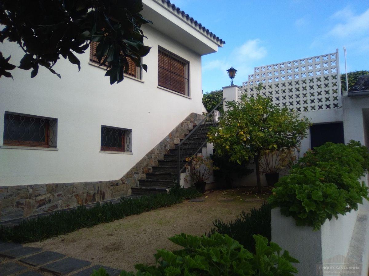 For sale of chalet in Mataró