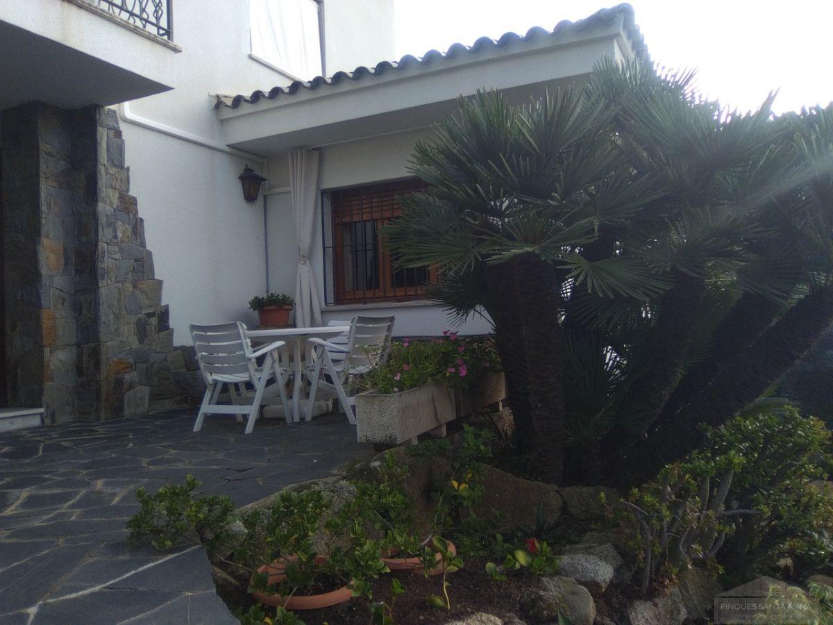 For sale of chalet in Mataró