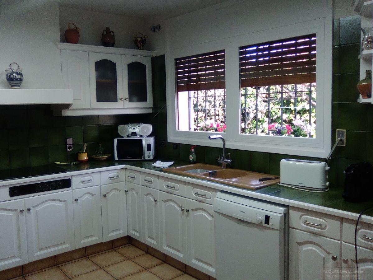 For sale of chalet in Mataró