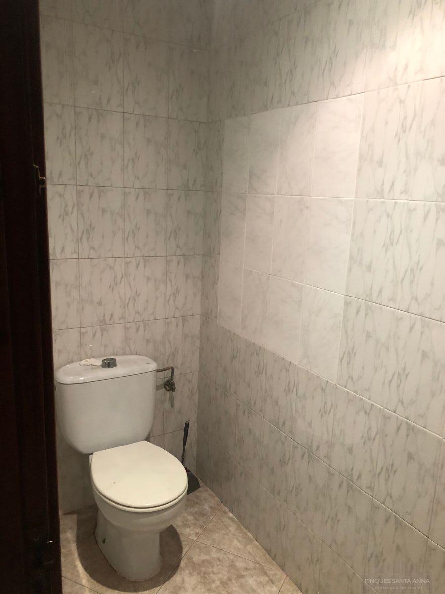 Venta de local comercial en Pineda de Mar