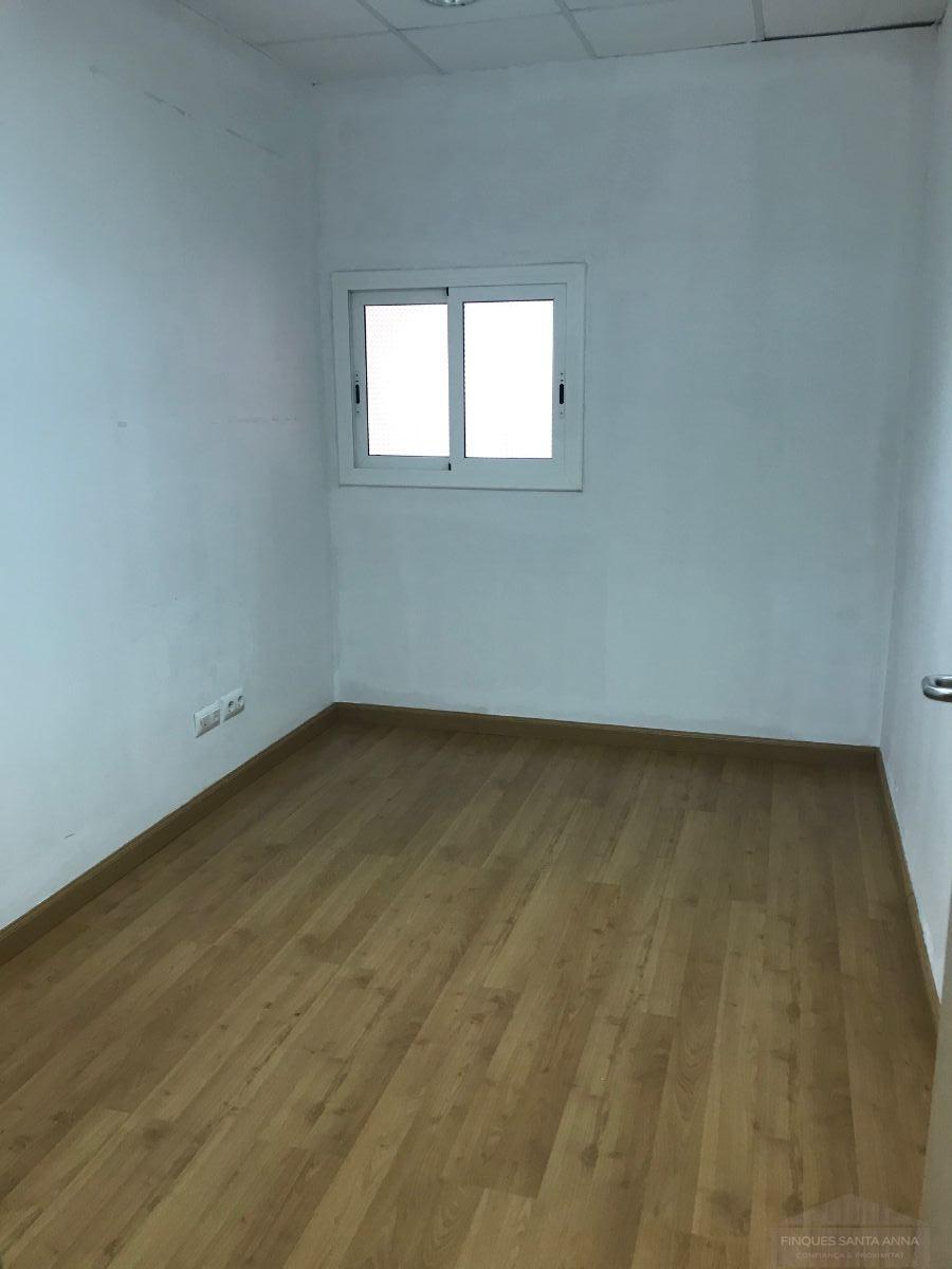 For rent of commercial in Mataró