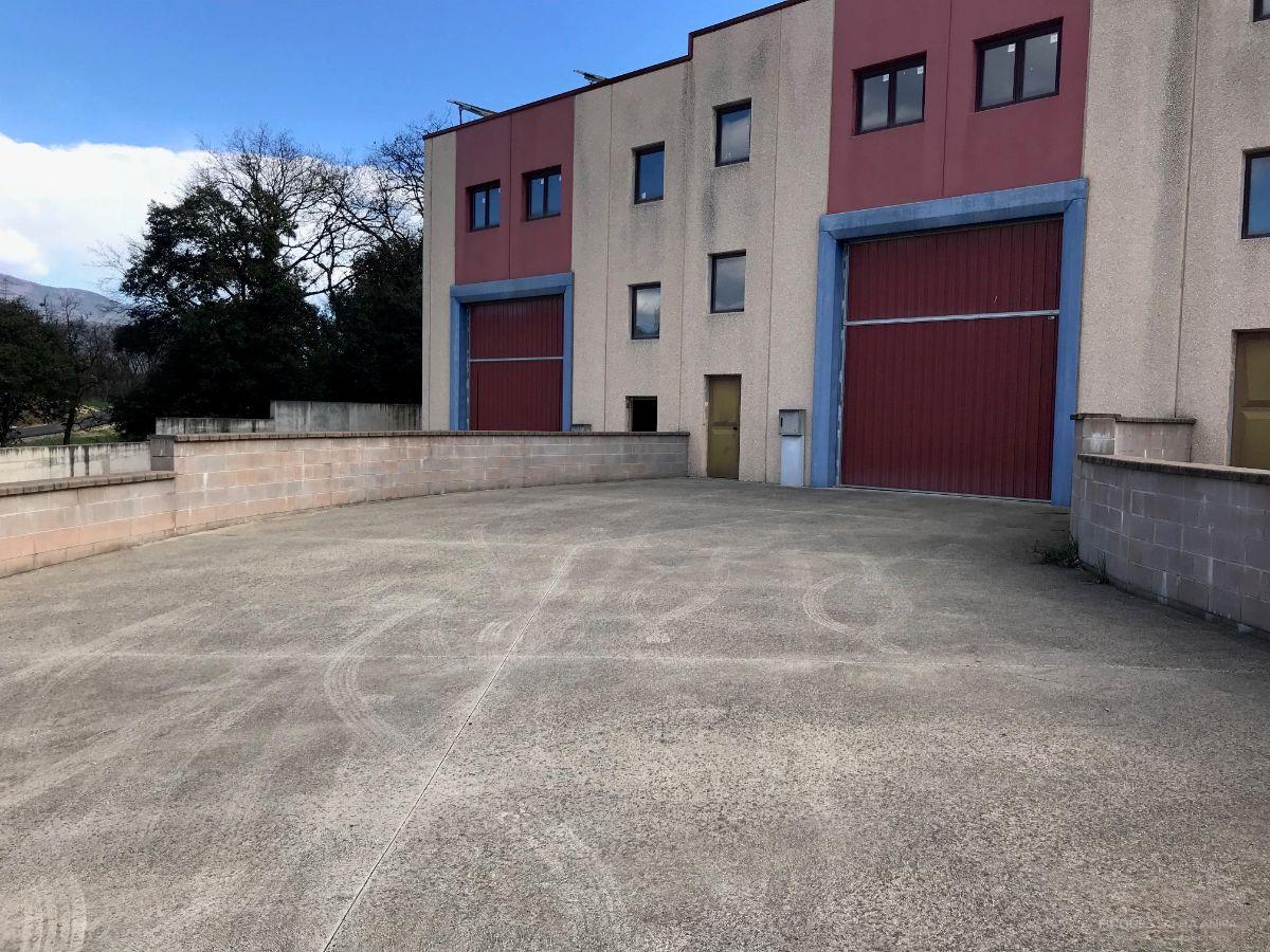 For rent of industrial plant/warehouse in Llinars del Vallès