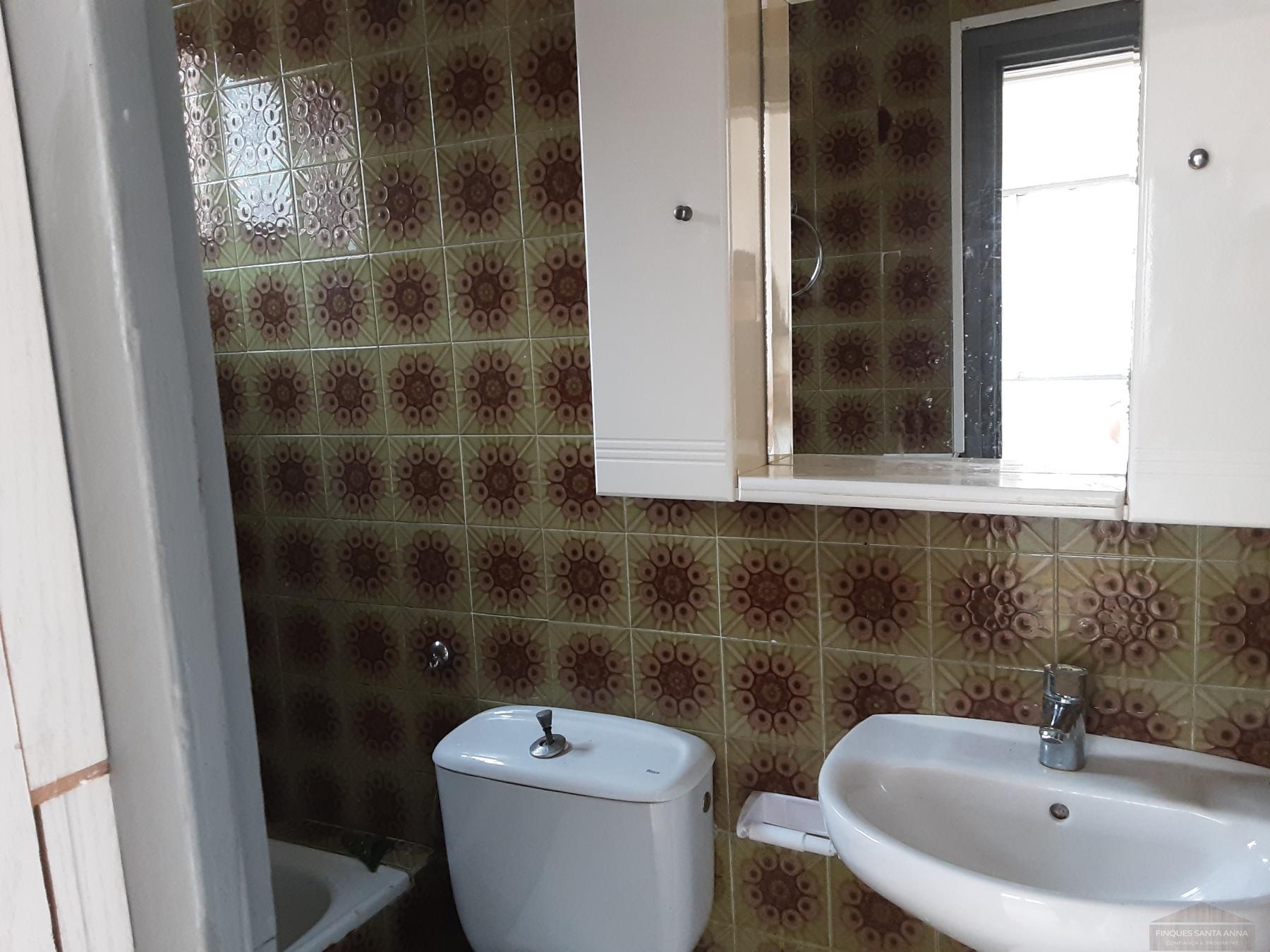 Venta de estudio en Badalona