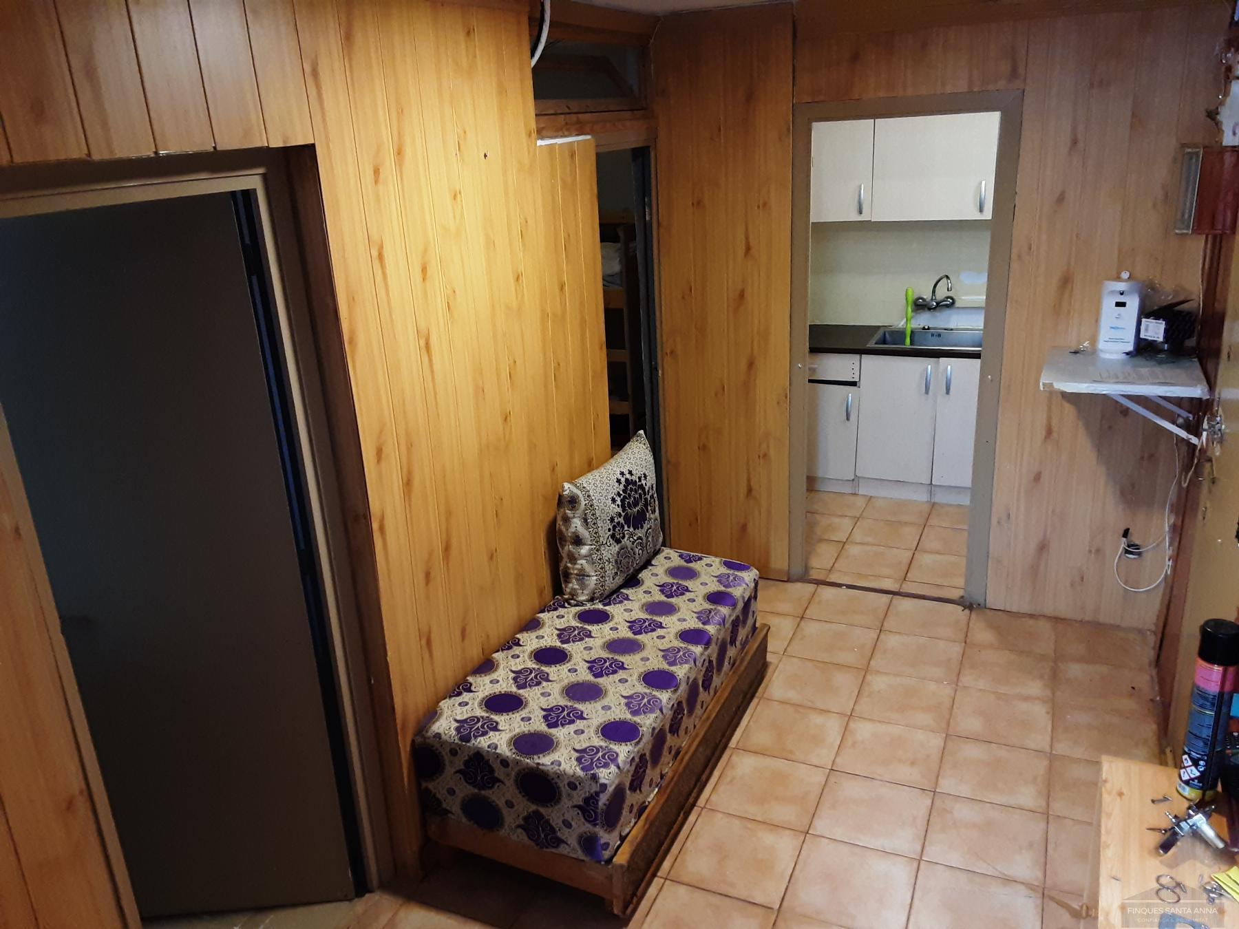 Venta de estudio en Badalona