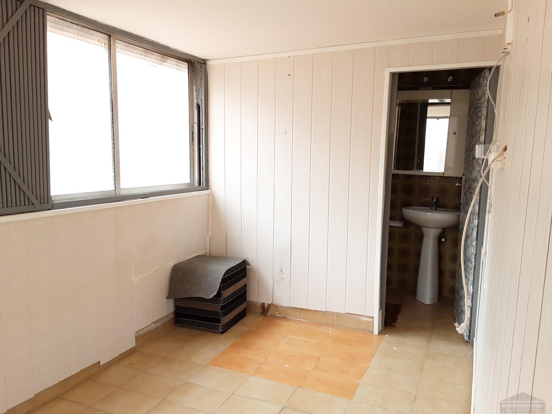Venta de estudio en Badalona