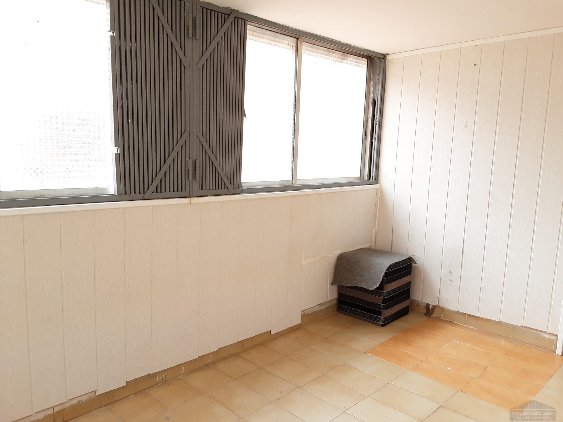 Venta de estudio en Badalona