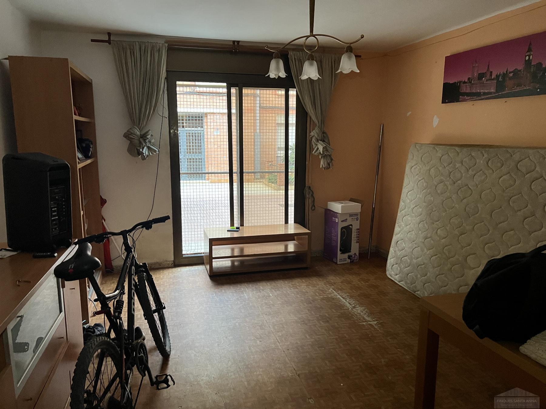 For sale of ground floor in Mataró