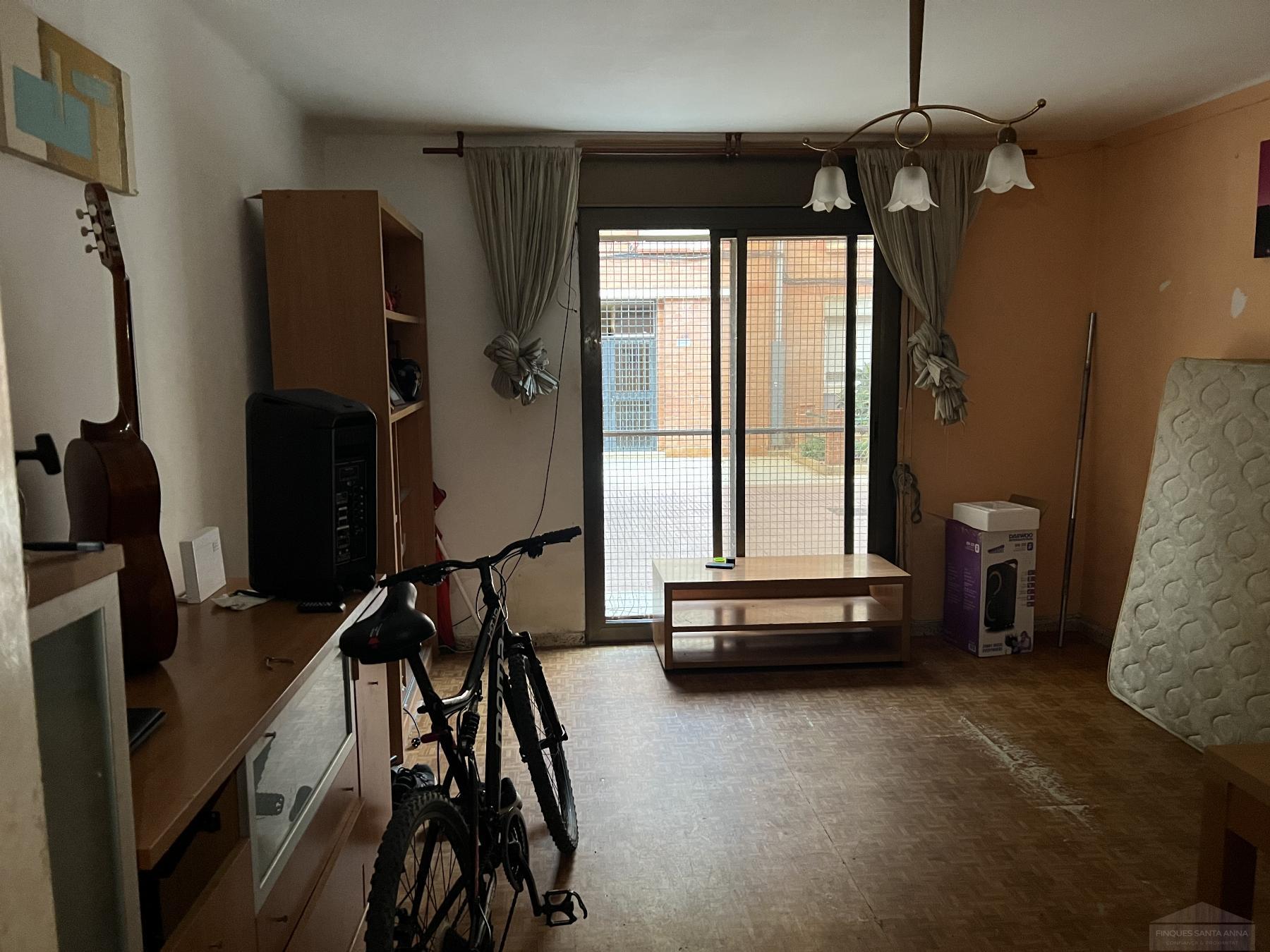 For sale of ground floor in Mataró