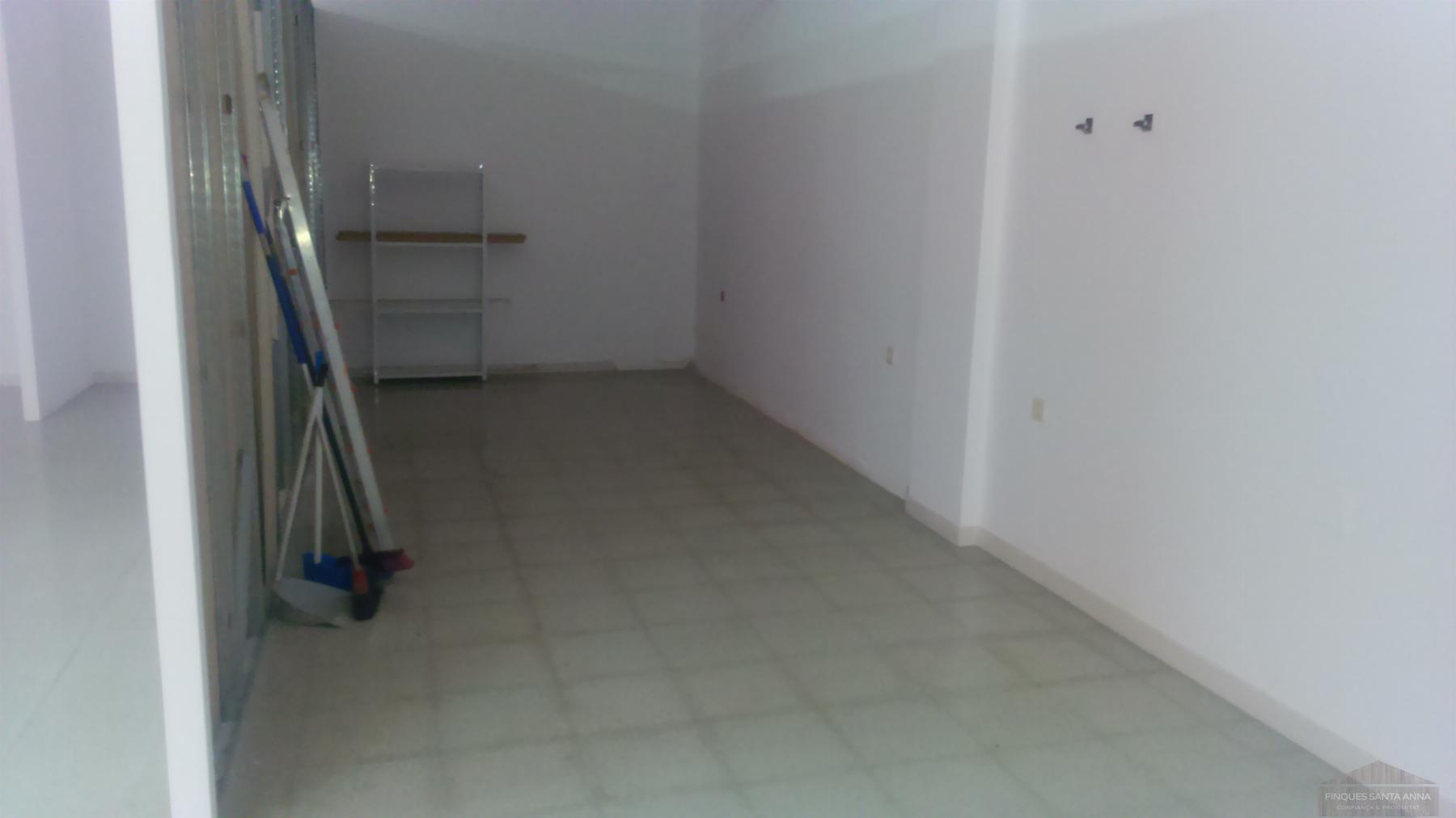 For rent of commercial in Mataró