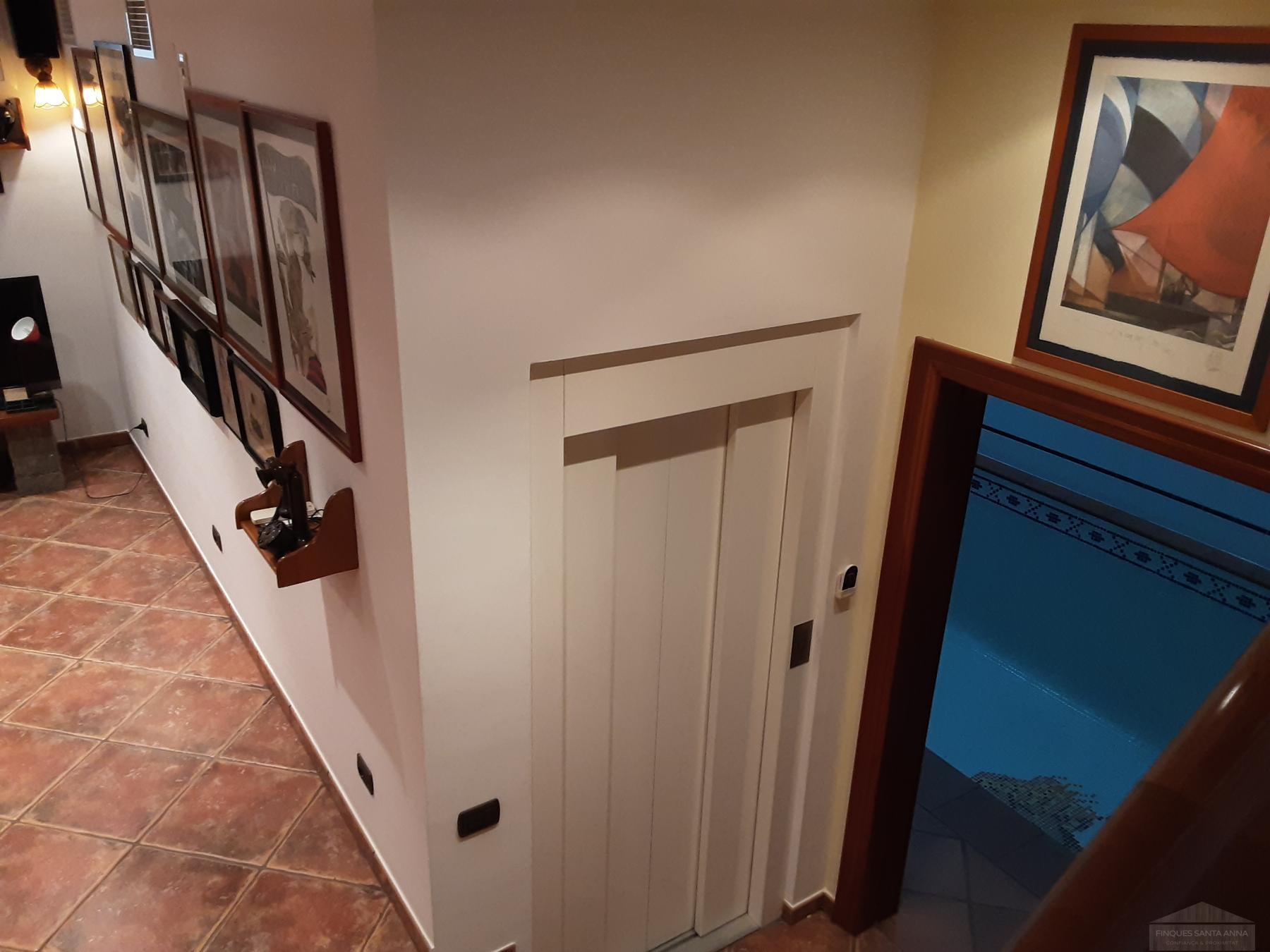 For sale of house in Premia de Dalt