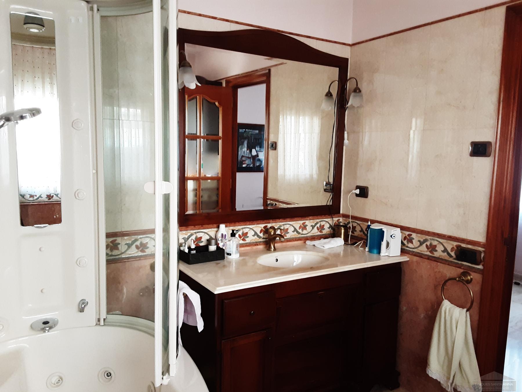 For sale of house in Premia de Dalt