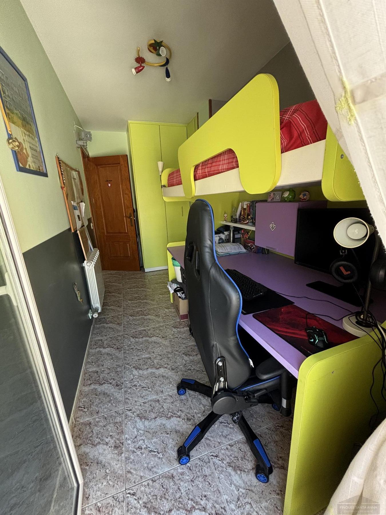 For sale of flat in Pineda de Mar