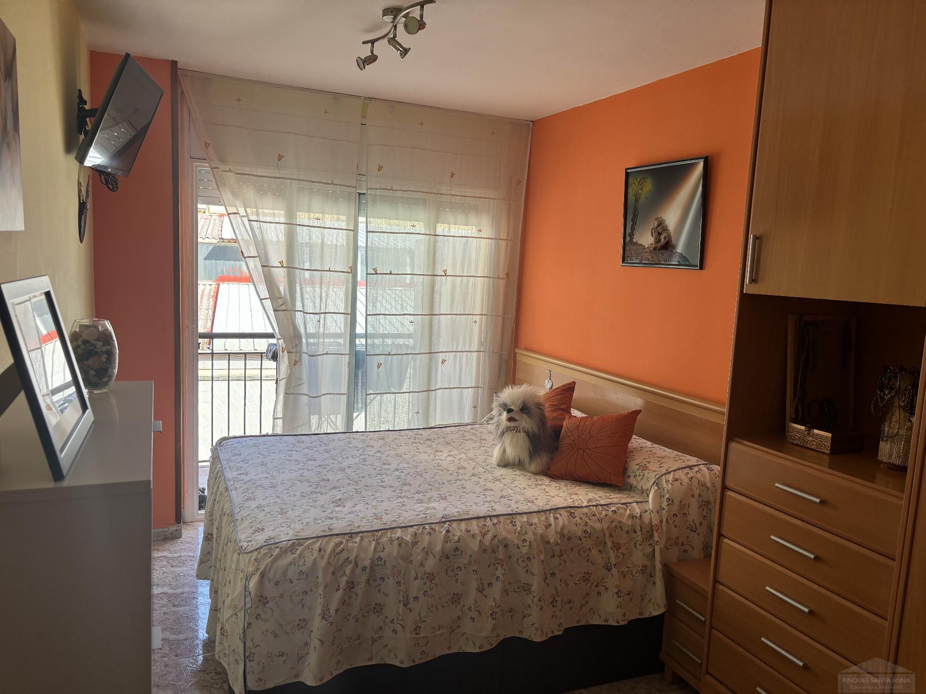 For sale of flat in Pineda de Mar