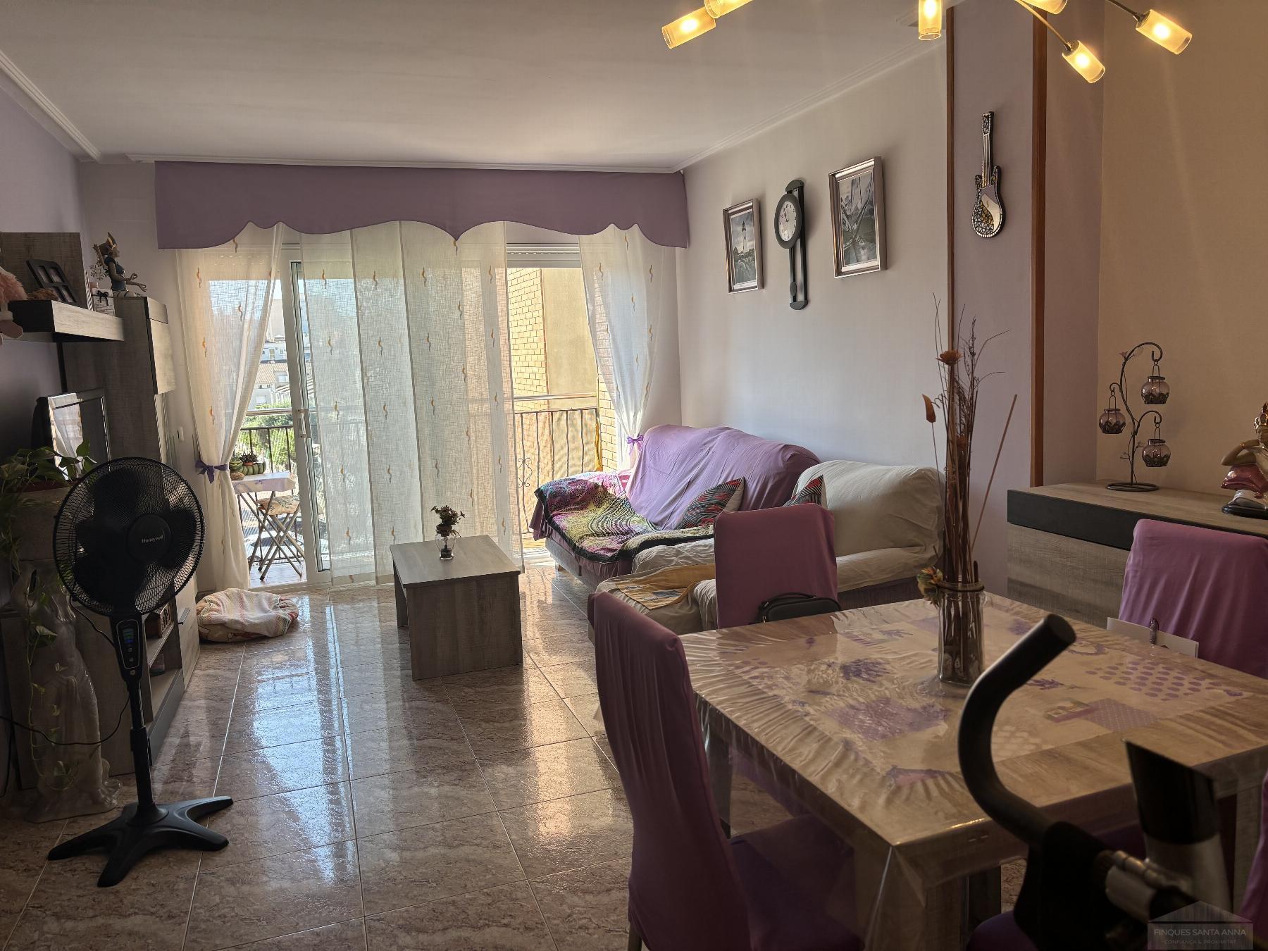 For sale of flat in Pineda de Mar