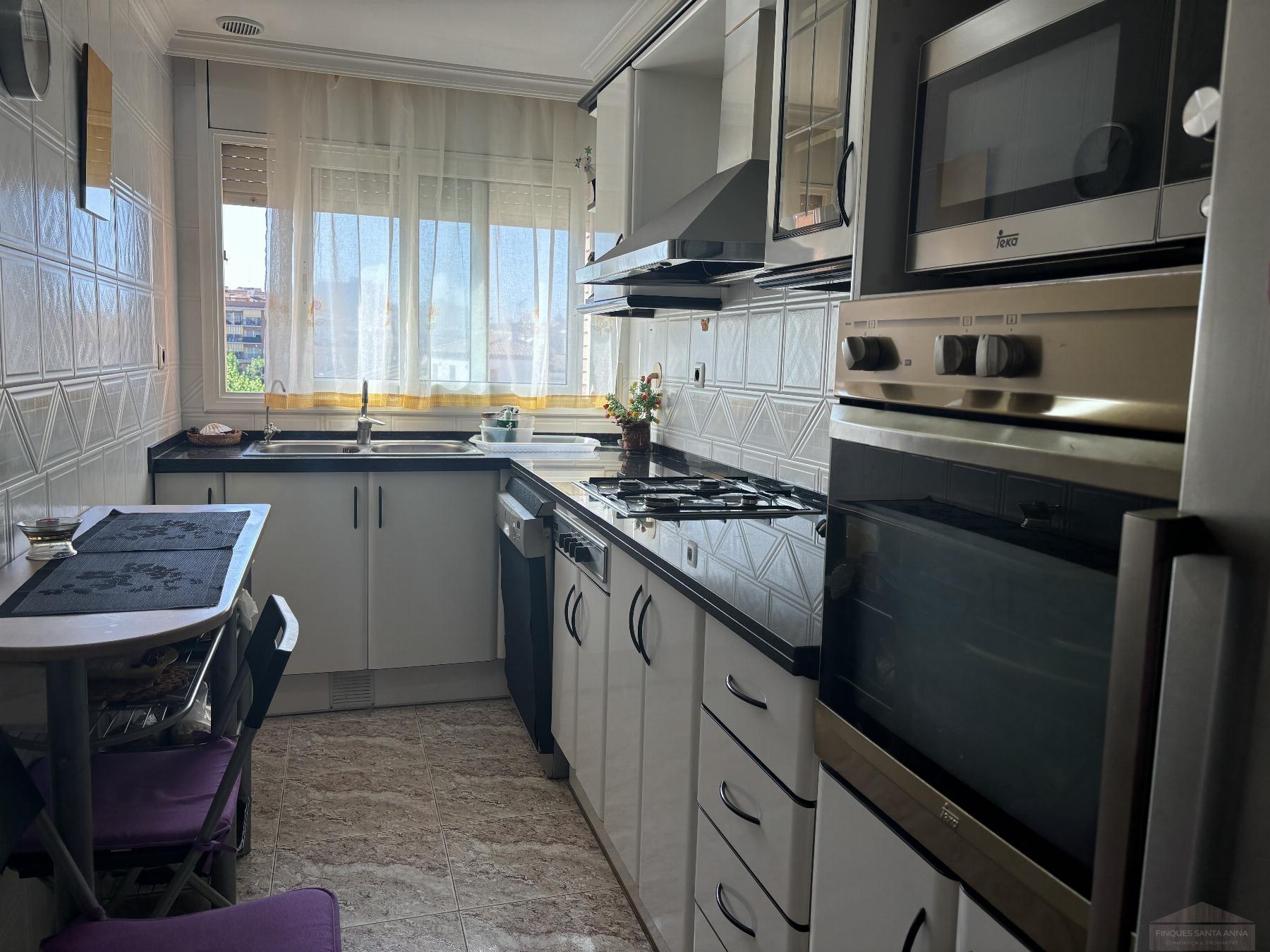 For sale of flat in Pineda de Mar